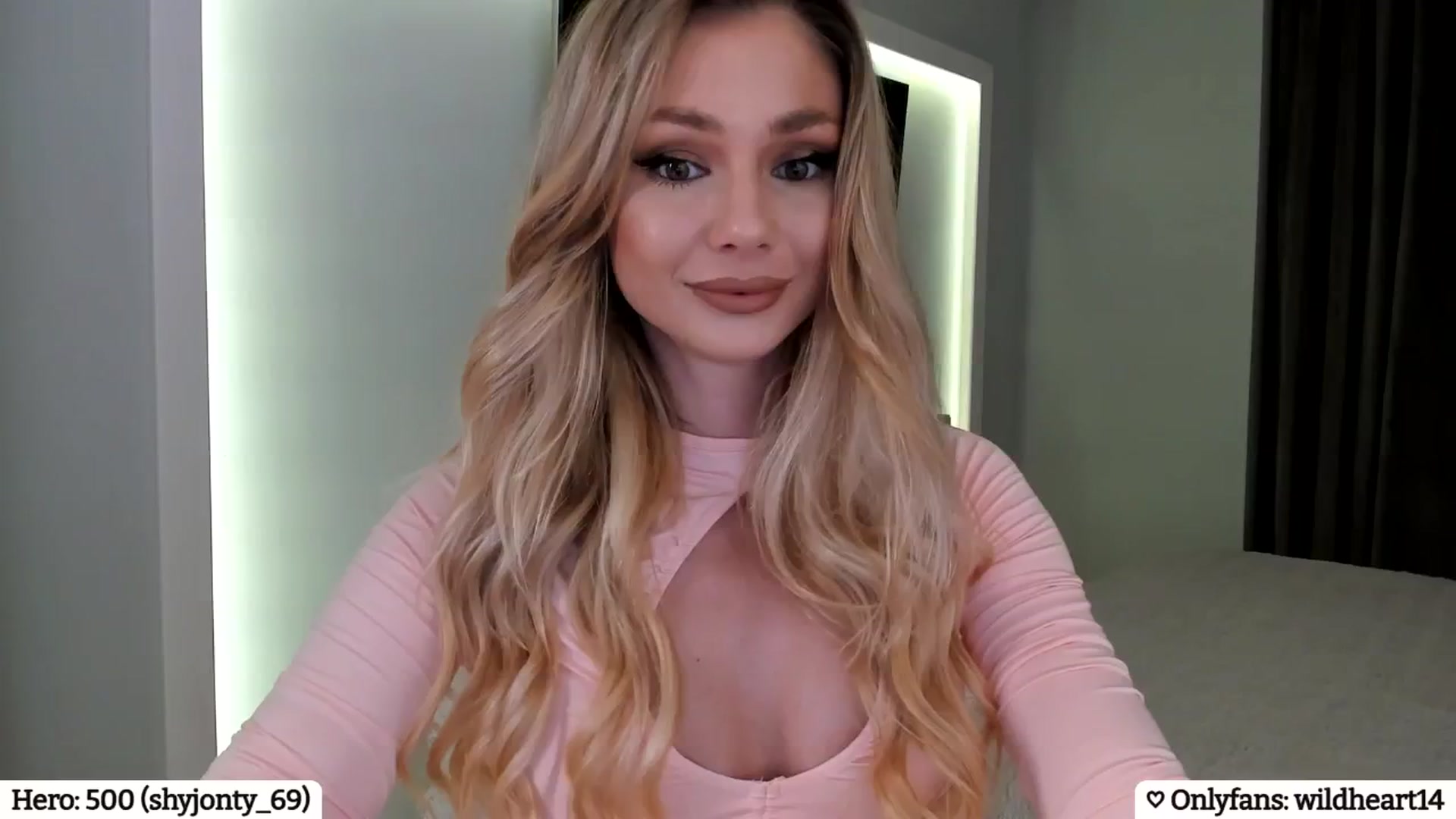 Gallery image thumbnail from Yveline's myfreecams stream on, 02/27/2025, 21:37 image 2 of 20