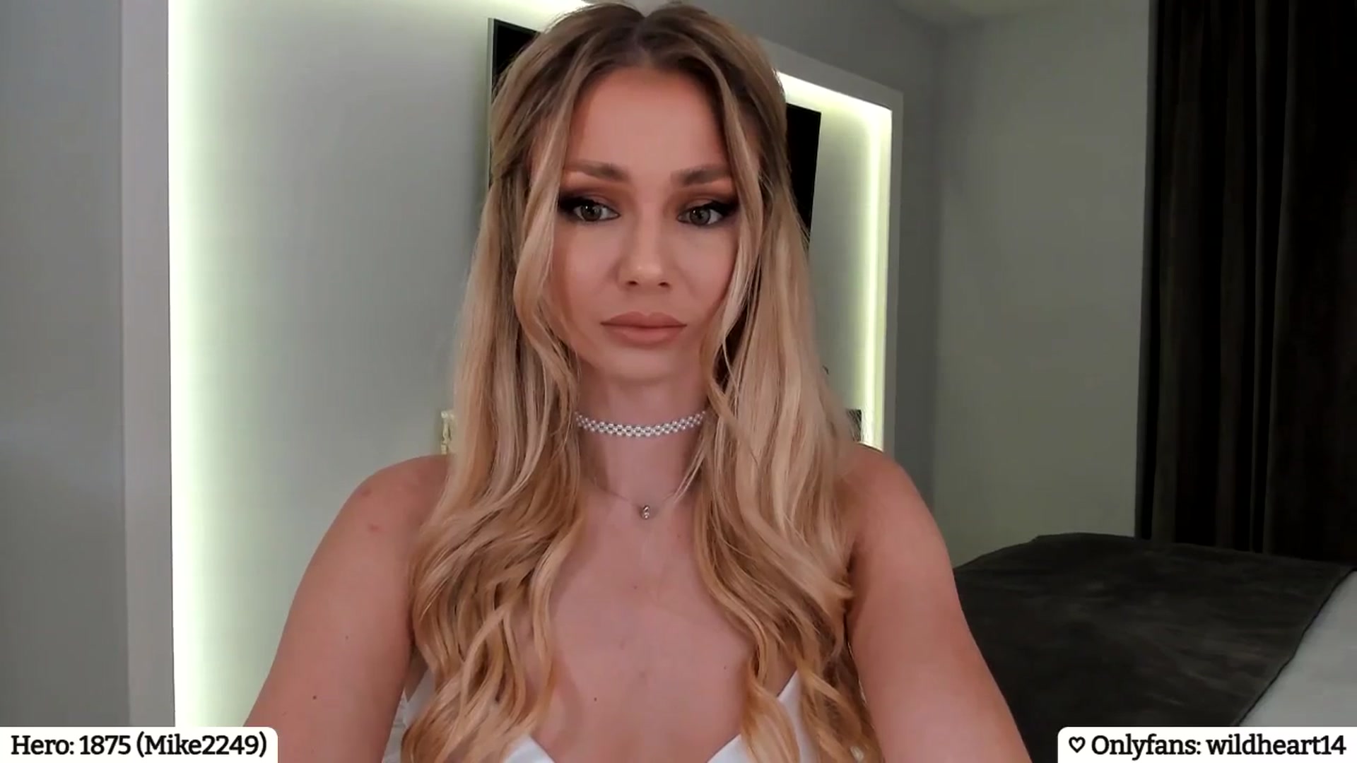 Gallery image thumbnail from Yveline's myfreecams stream on, 03/01/2025, 17:25 image 3 of 20