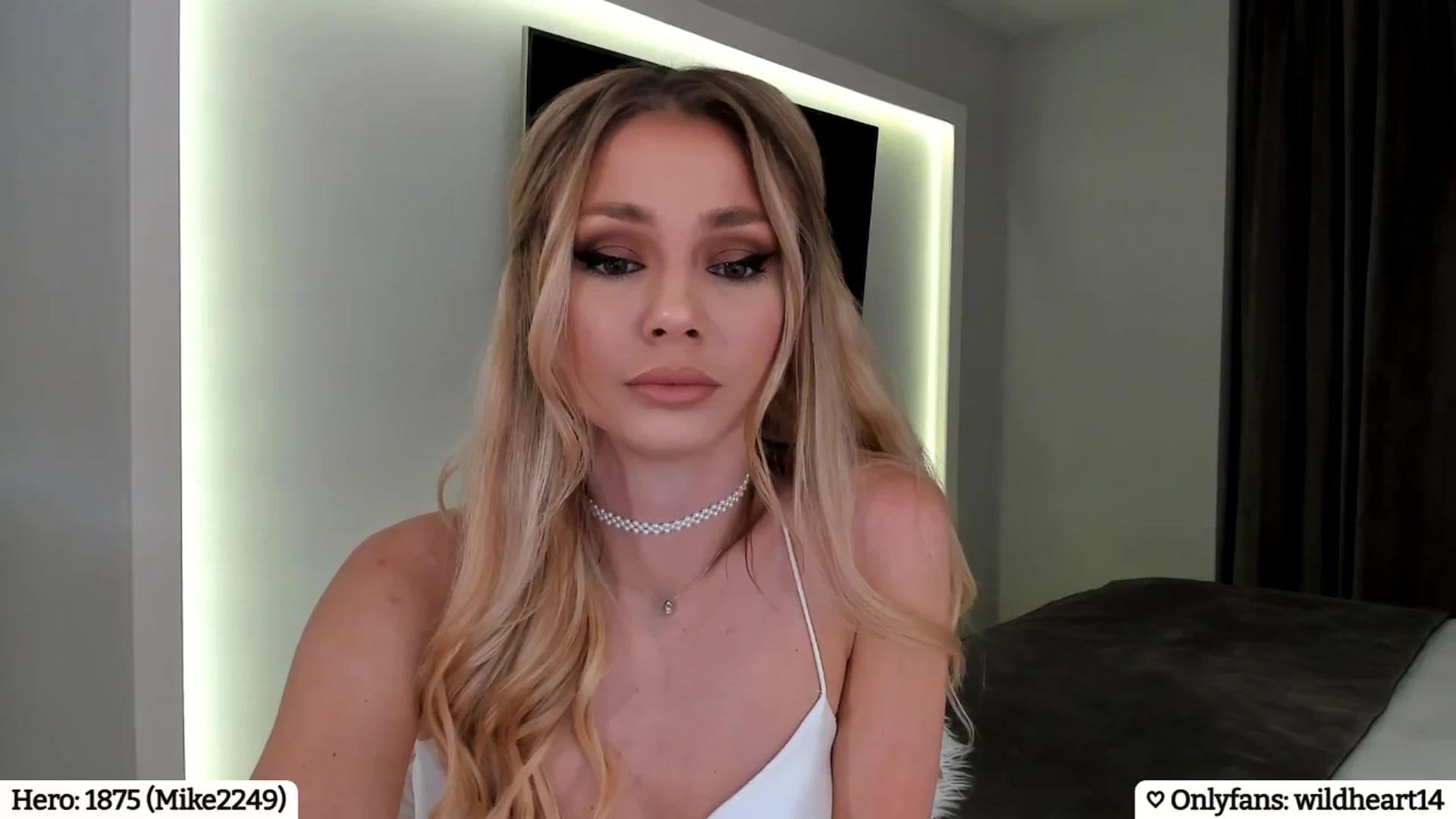 Gallery image thumbnail from Yveline's myfreecams stream on, 03/01/2025, 17:25 image 4 of 20