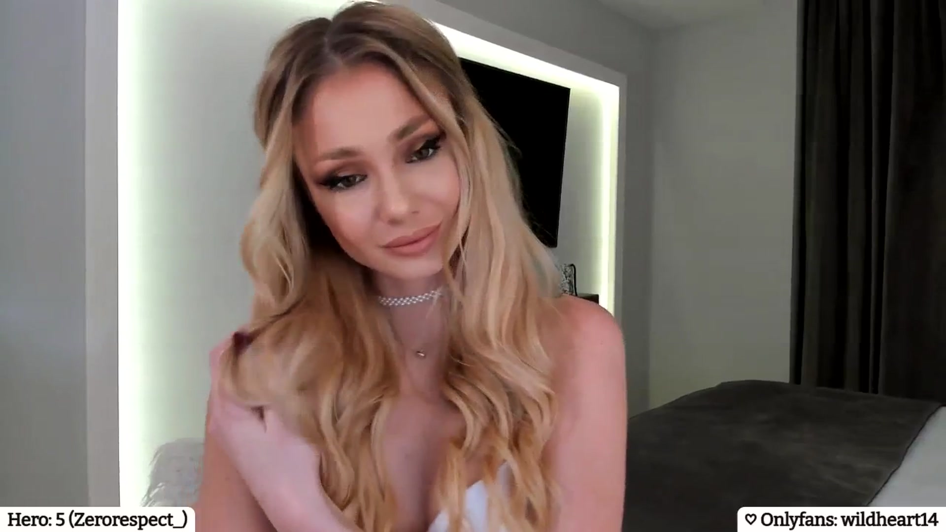 Gallery image thumbnail from Yveline's myfreecams stream on, 03/01/2025, 17:25 image 2 of 20