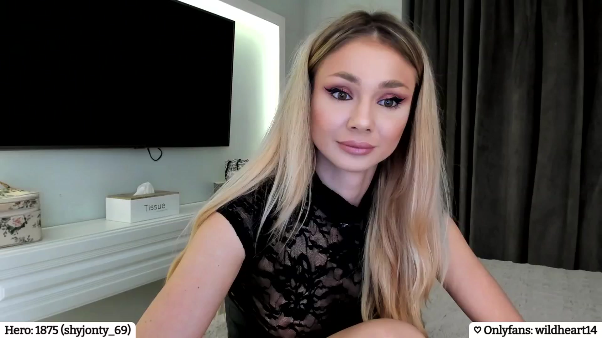 Gallery image thumbnail from Yveline's myfreecams stream on, 03/05/2025, 24:09 image 6 of 20