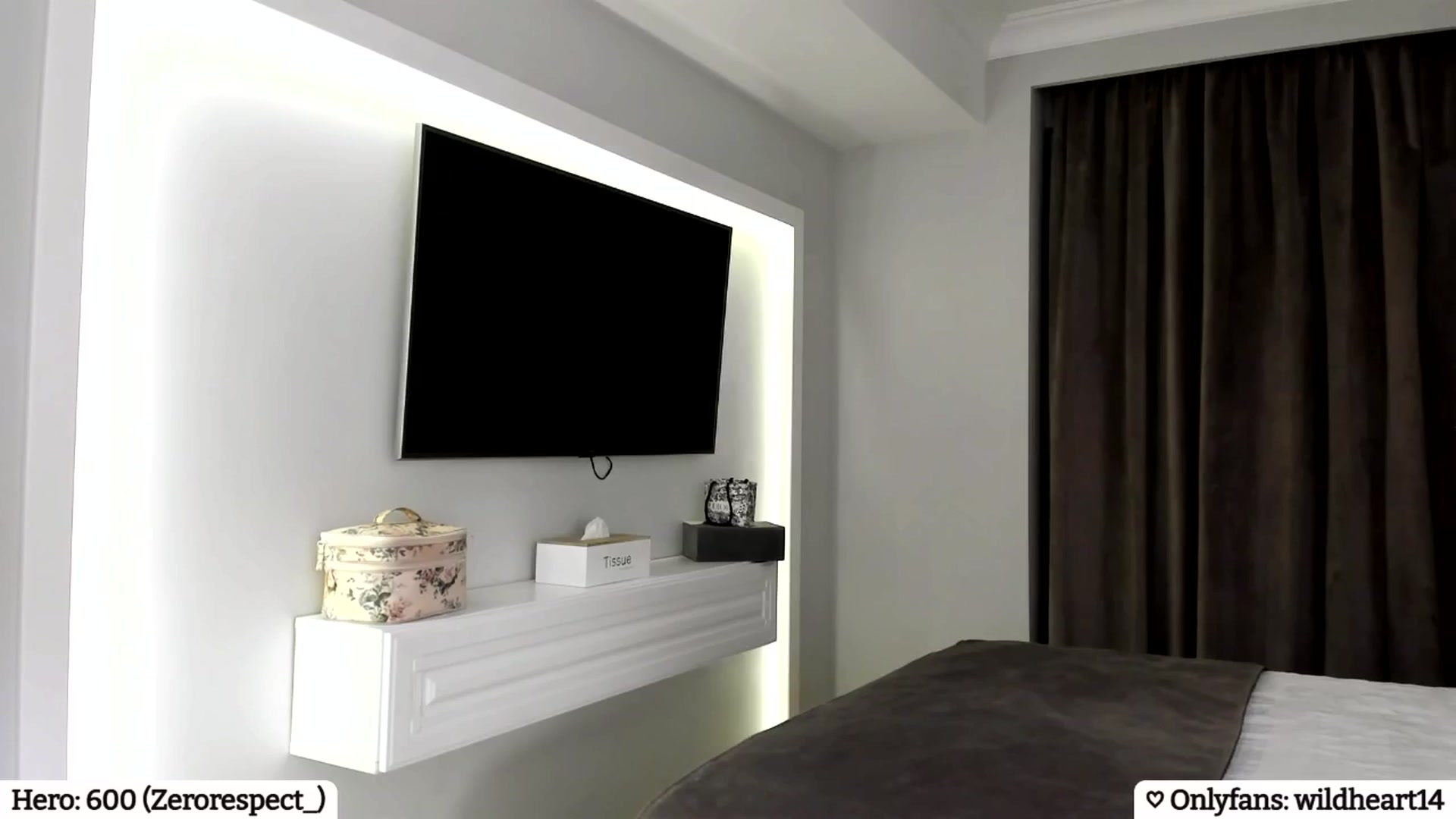 Gallery image thumbnail from Yveline's myfreecams stream on, 03/06/2025, 24:10 image 2 of 20