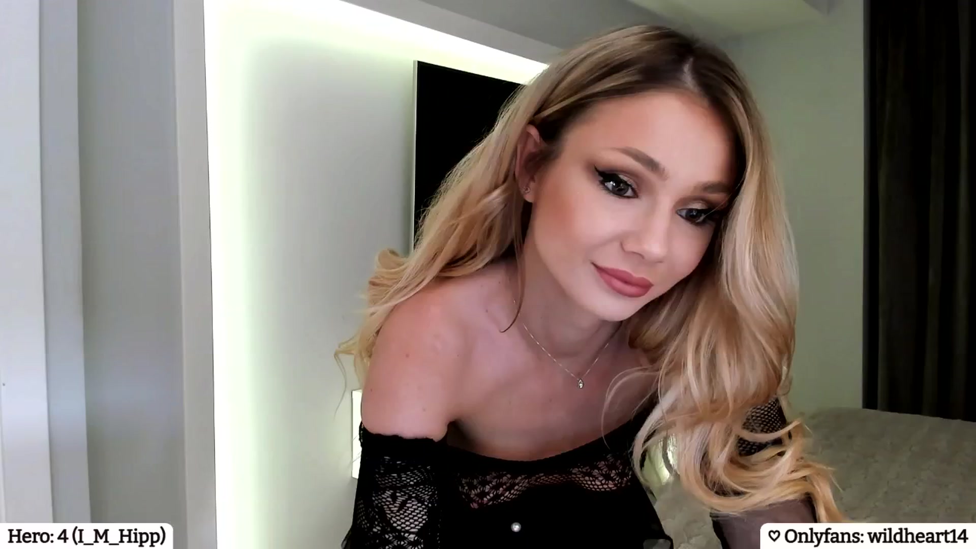 Gallery image thumbnail from Yveline's myfreecams stream on, 03/09/2025, 20:24 image 2 of 20