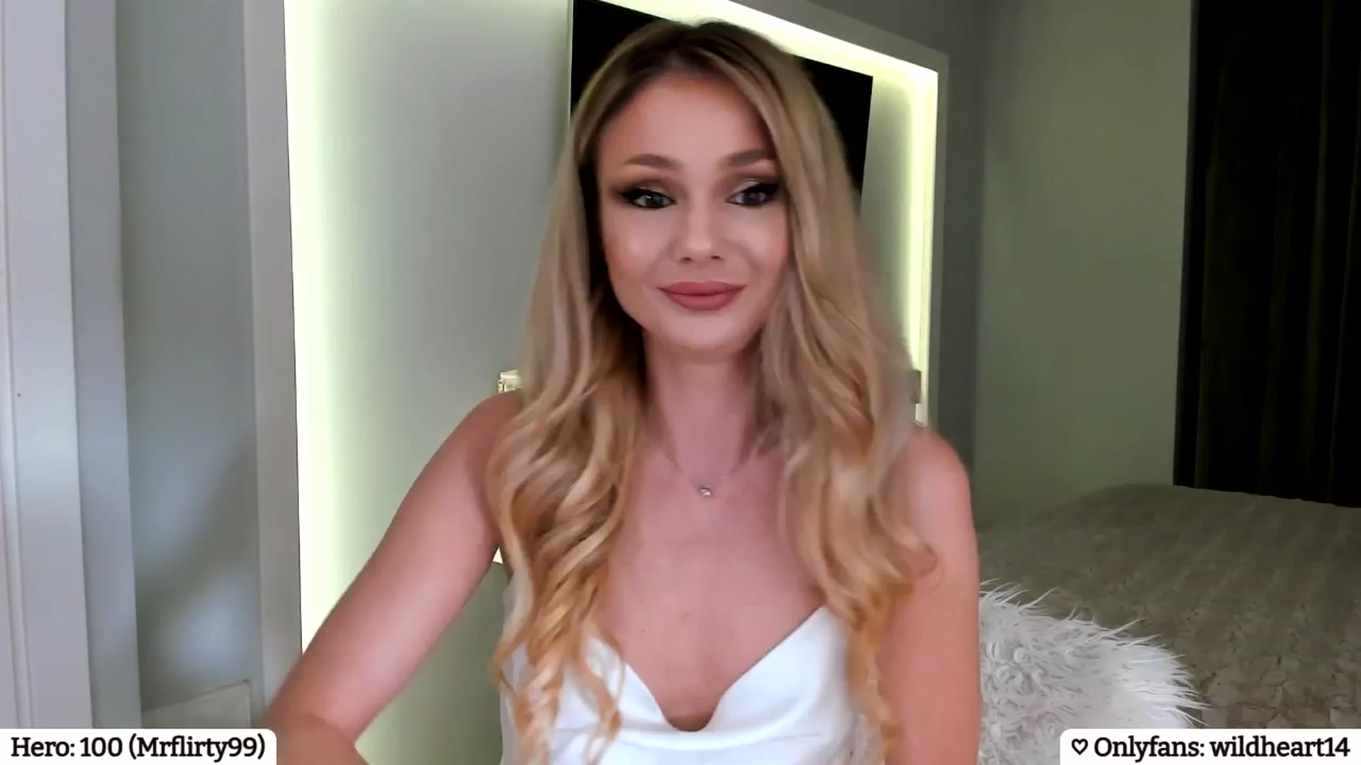 Gallery image thumbnail from Yveline's myfreecams stream on, 03/09/2025, 21:15 image 10 of 20
