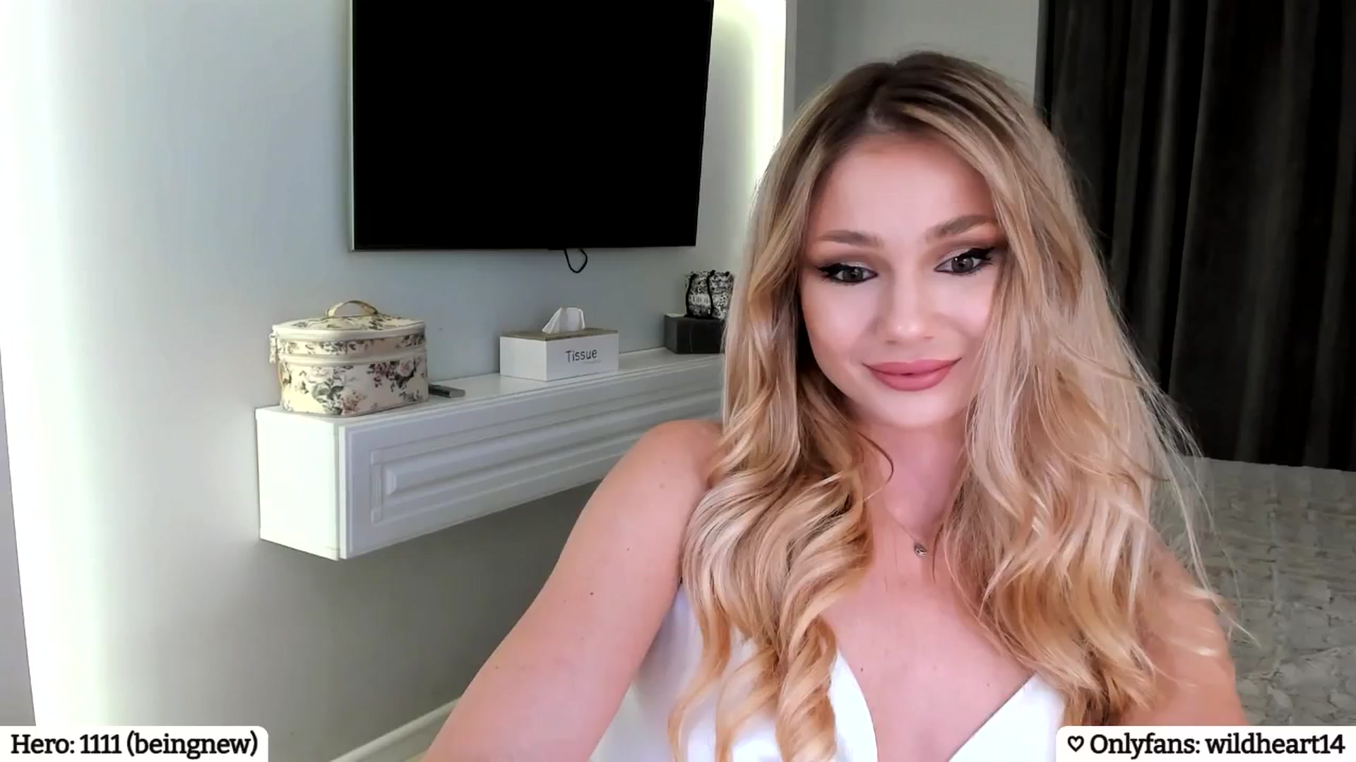 Gallery image thumbnail from Yveline's myfreecams stream on, 03/09/2025, 21:48 image 3 of 20