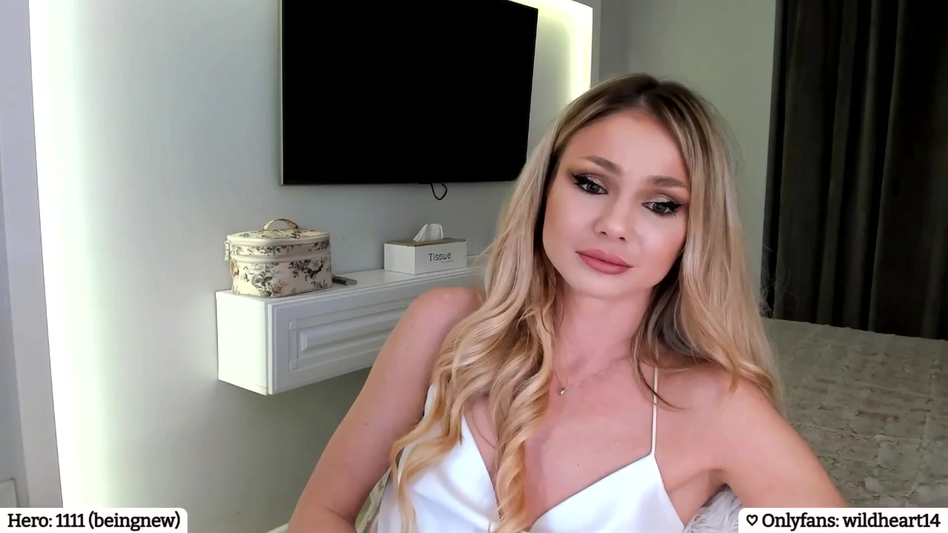 Gallery image thumbnail from Yveline's myfreecams stream on, 03/09/2025, 21:48 image 14 of 20