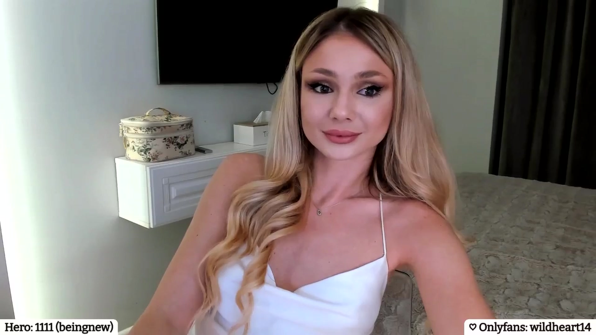 Gallery image thumbnail from Yveline's myfreecams stream on, 03/09/2025, 22:21 image 10 of 20