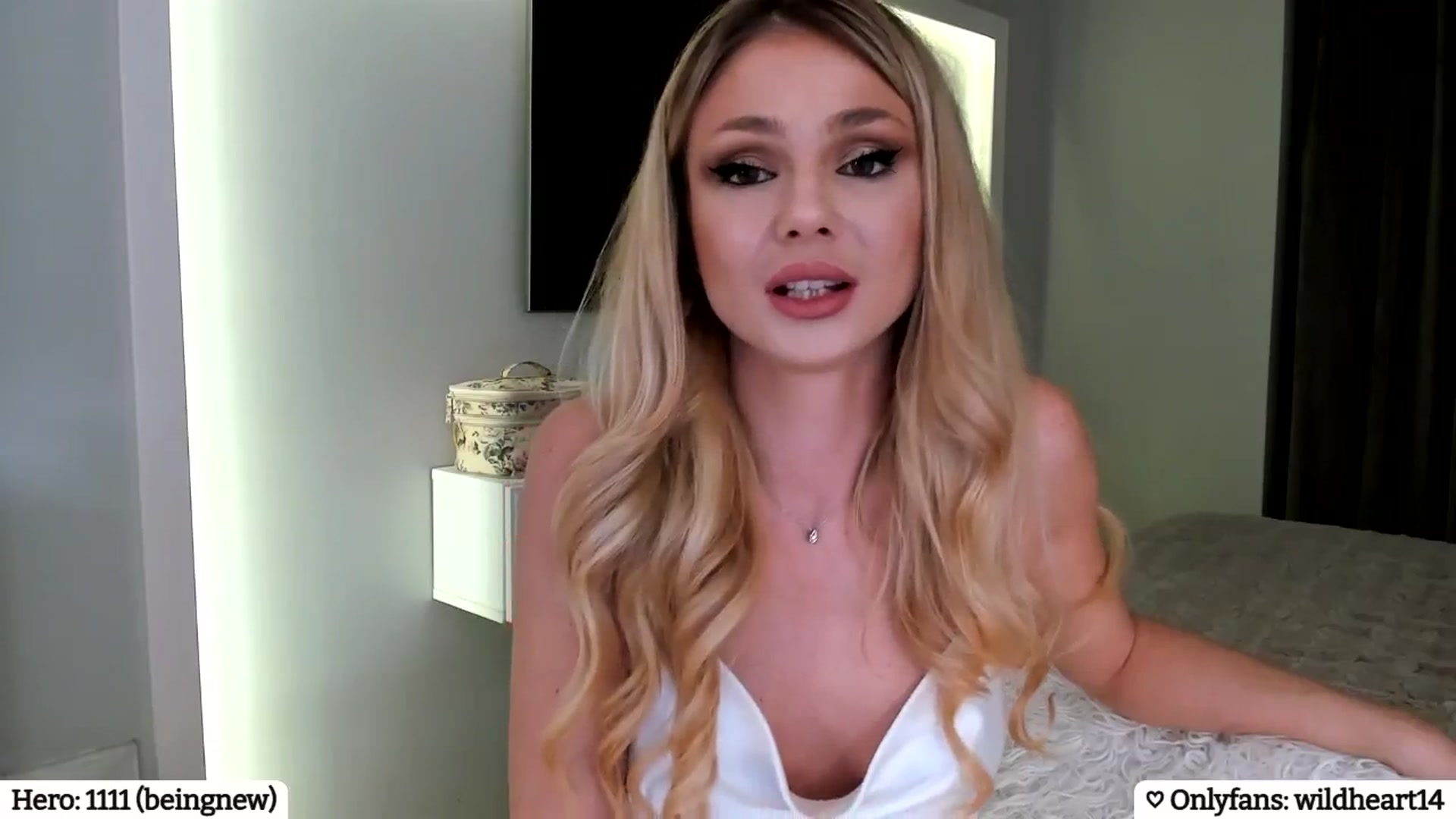 Gallery image thumbnail from Yveline's myfreecams stream on, 03/09/2025, 22:21 image 6 of 20