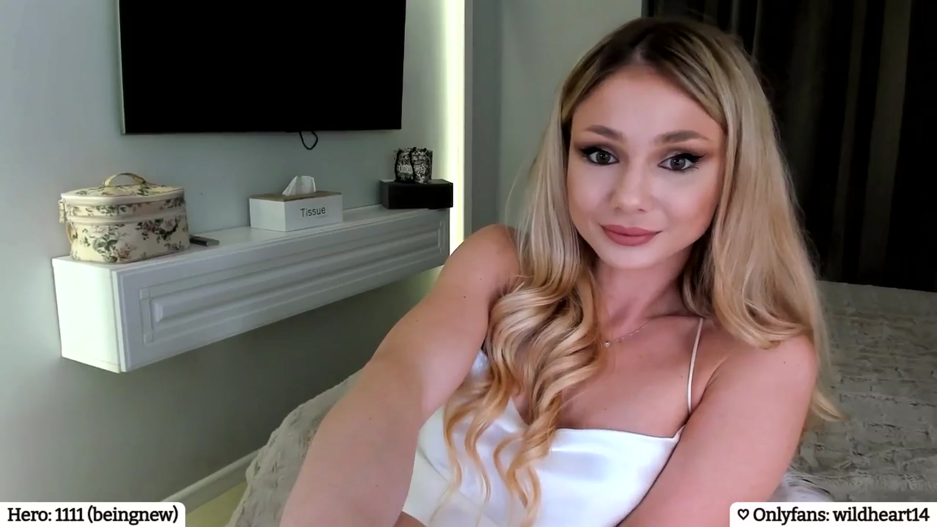 Gallery image thumbnail from Yveline's myfreecams stream on, 03/09/2025, 22:21 image 2 of 20