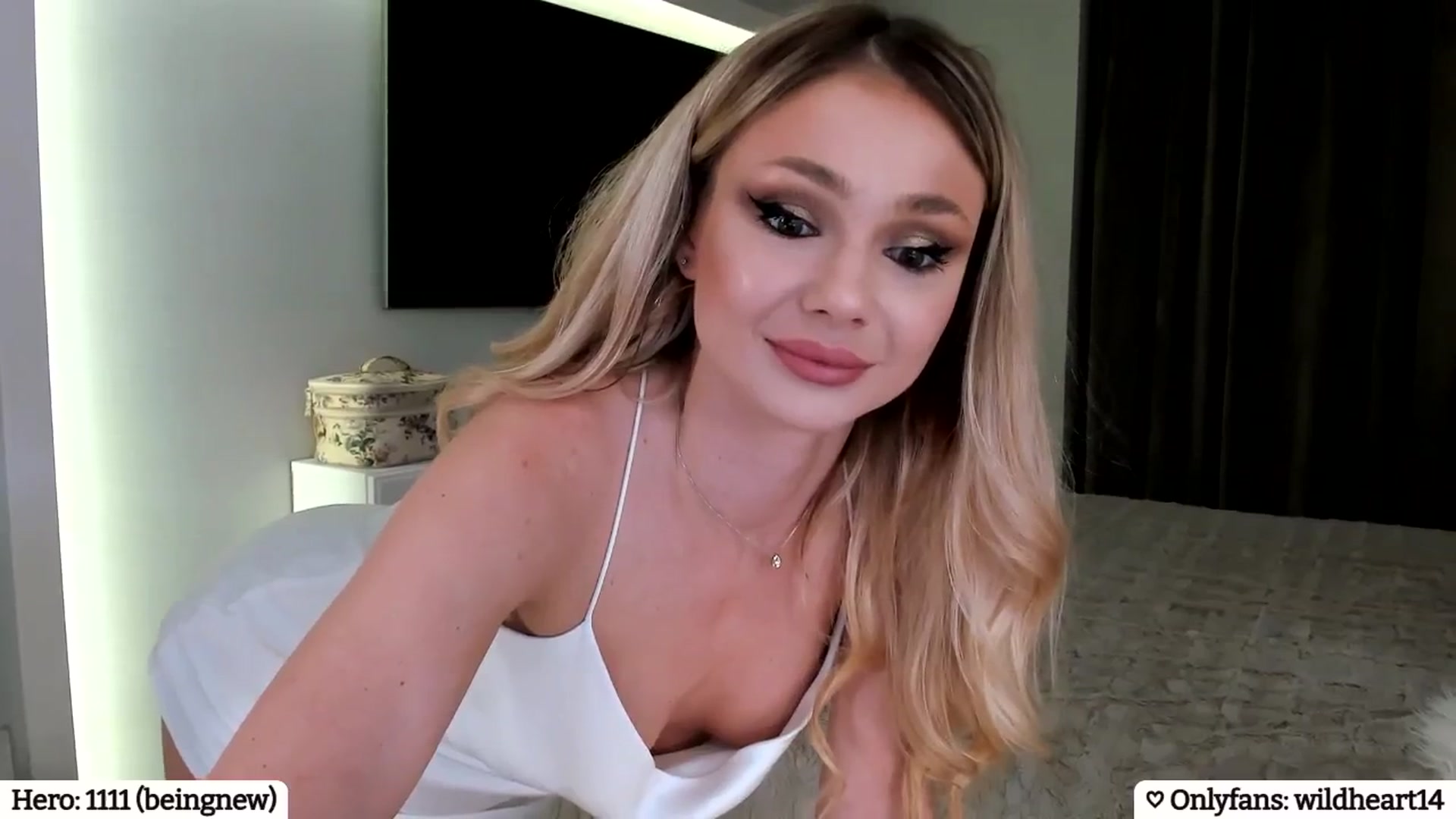 Gallery image thumbnail from Yveline's myfreecams stream on, 03/09/2025, 22:21 image 14 of 20