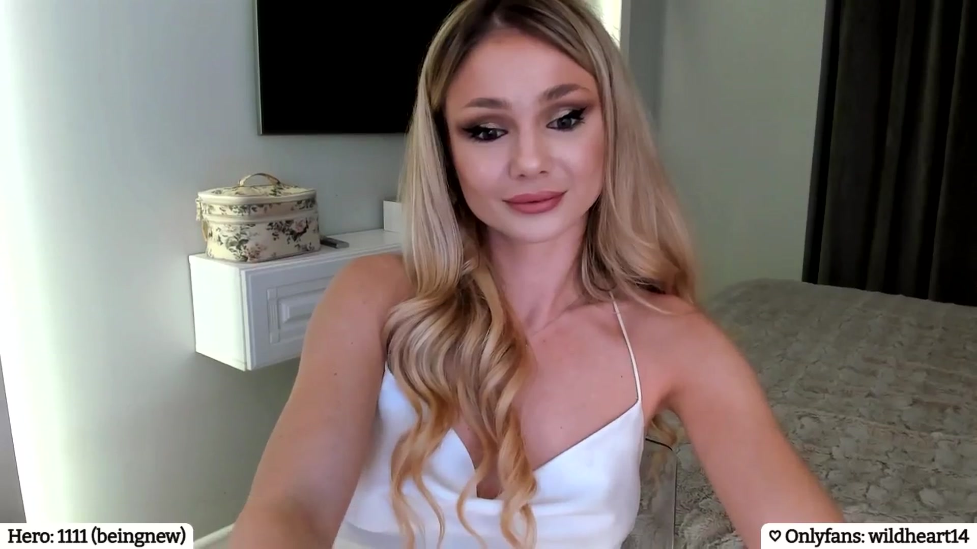 Gallery image thumbnail from Yveline's myfreecams stream on, 03/09/2025, 22:21 image 11 of 20