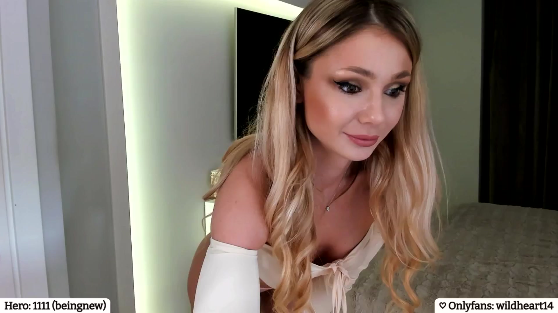 Gallery image thumbnail from Yveline's myfreecams stream on, 03/09/2025, 23:21 image 2 of 20