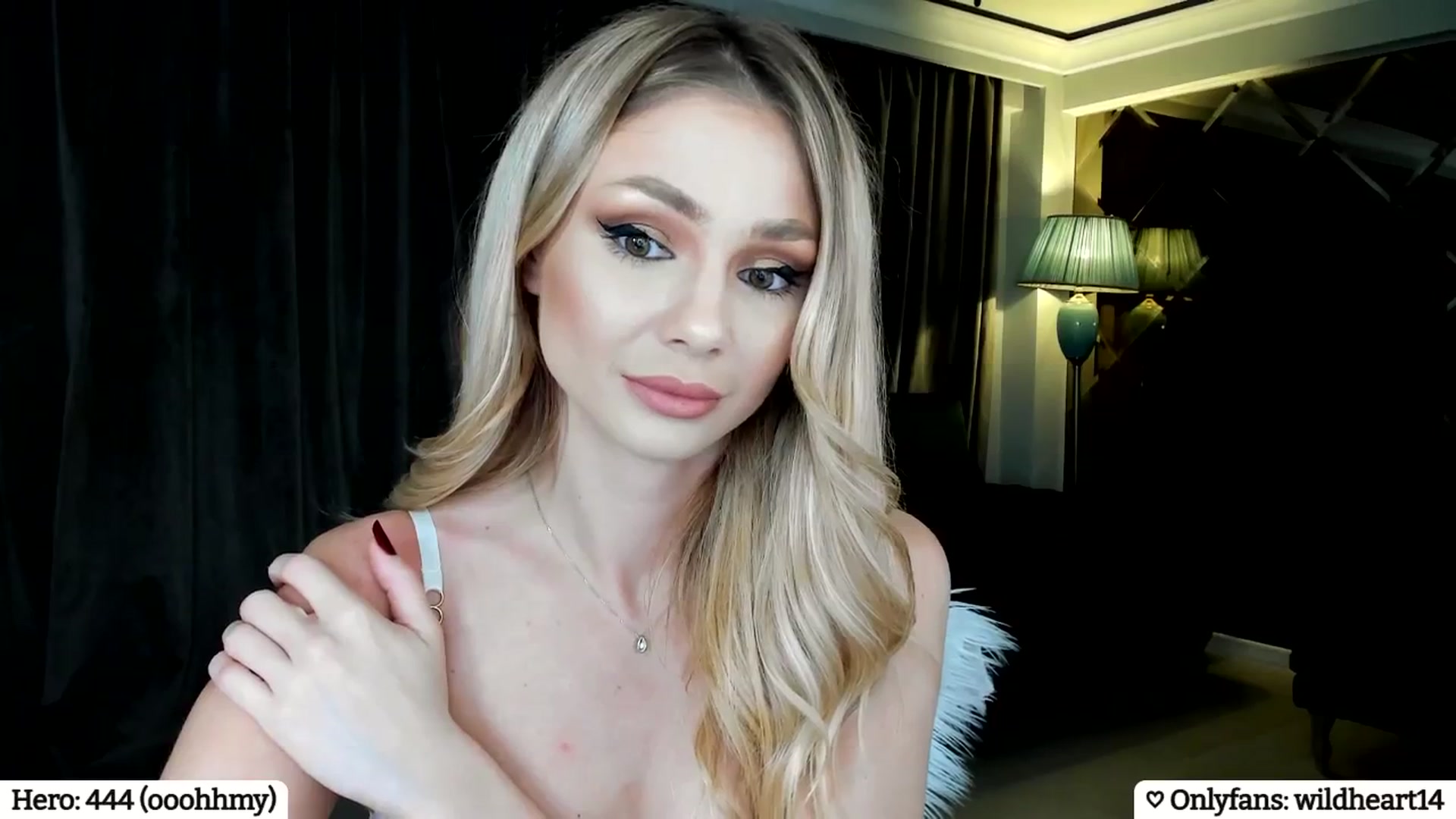 Gallery image thumbnail from Yveline's myfreecams stream on, 03/13/2025, 16:47 image 17 of 20