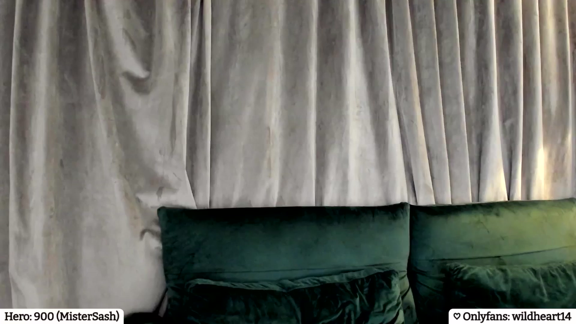 Gallery image thumbnail from Yveline's myfreecams stream on, 03/18/2025, 22:07 image 15 of 20