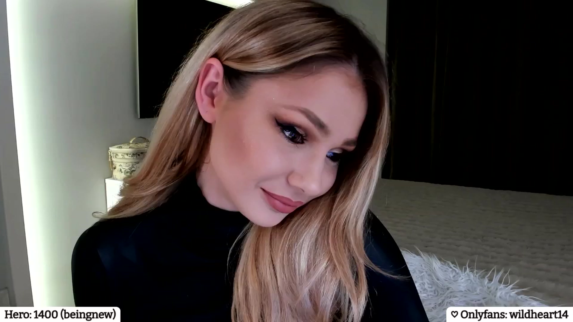 Gallery image thumbnail from Yveline's myfreecams stream on, 03/27/2025, 23:14 image 8 of 20