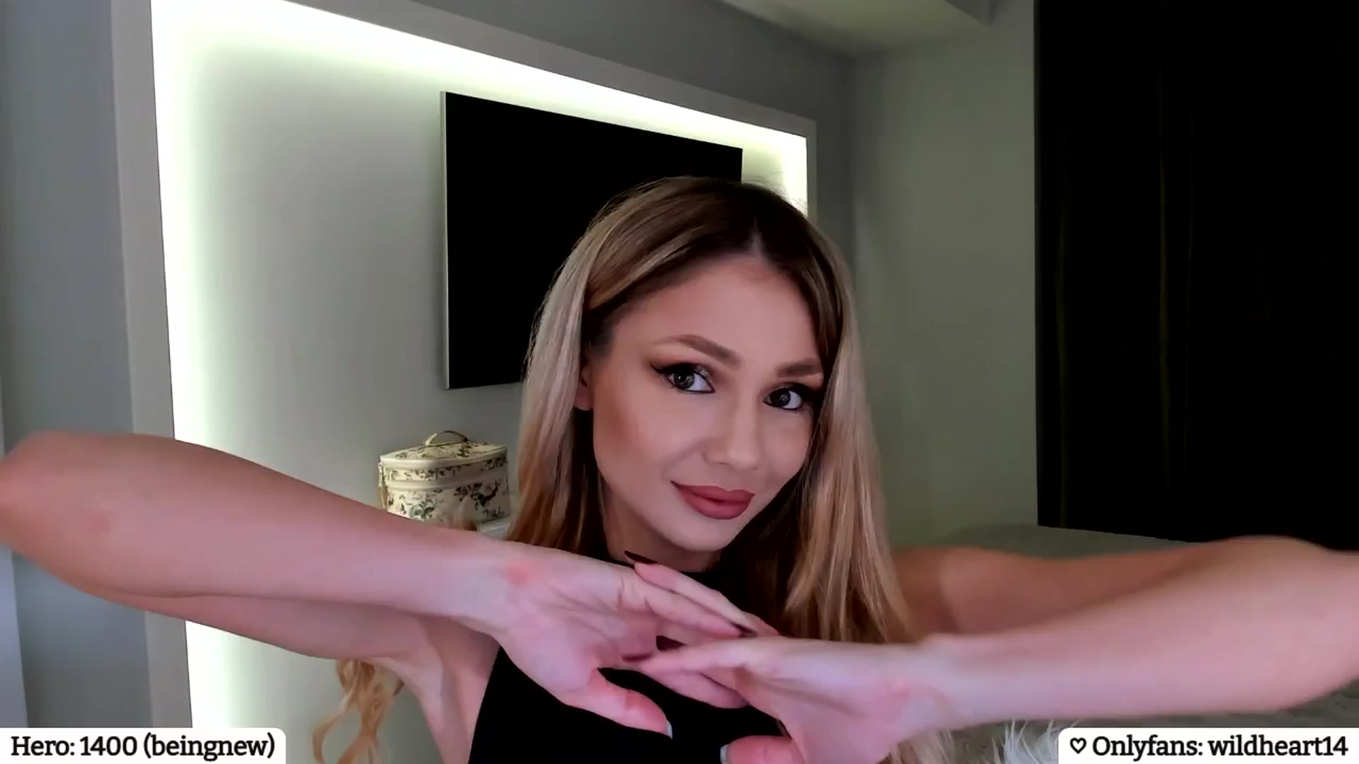 Gallery image thumbnail from Yveline's myfreecams stream on, 03/27/2025, 23:14 image 17 of 20