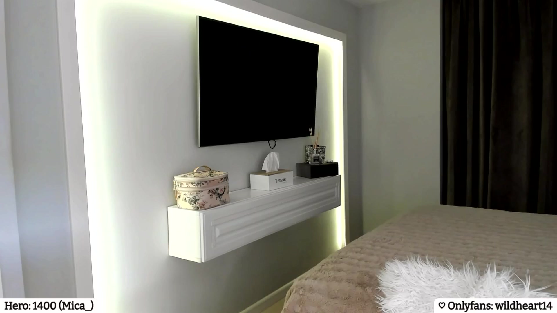 Gallery image thumbnail from Yveline's myfreecams stream on, 03/28/2025, 20:59 image 20 of 20
