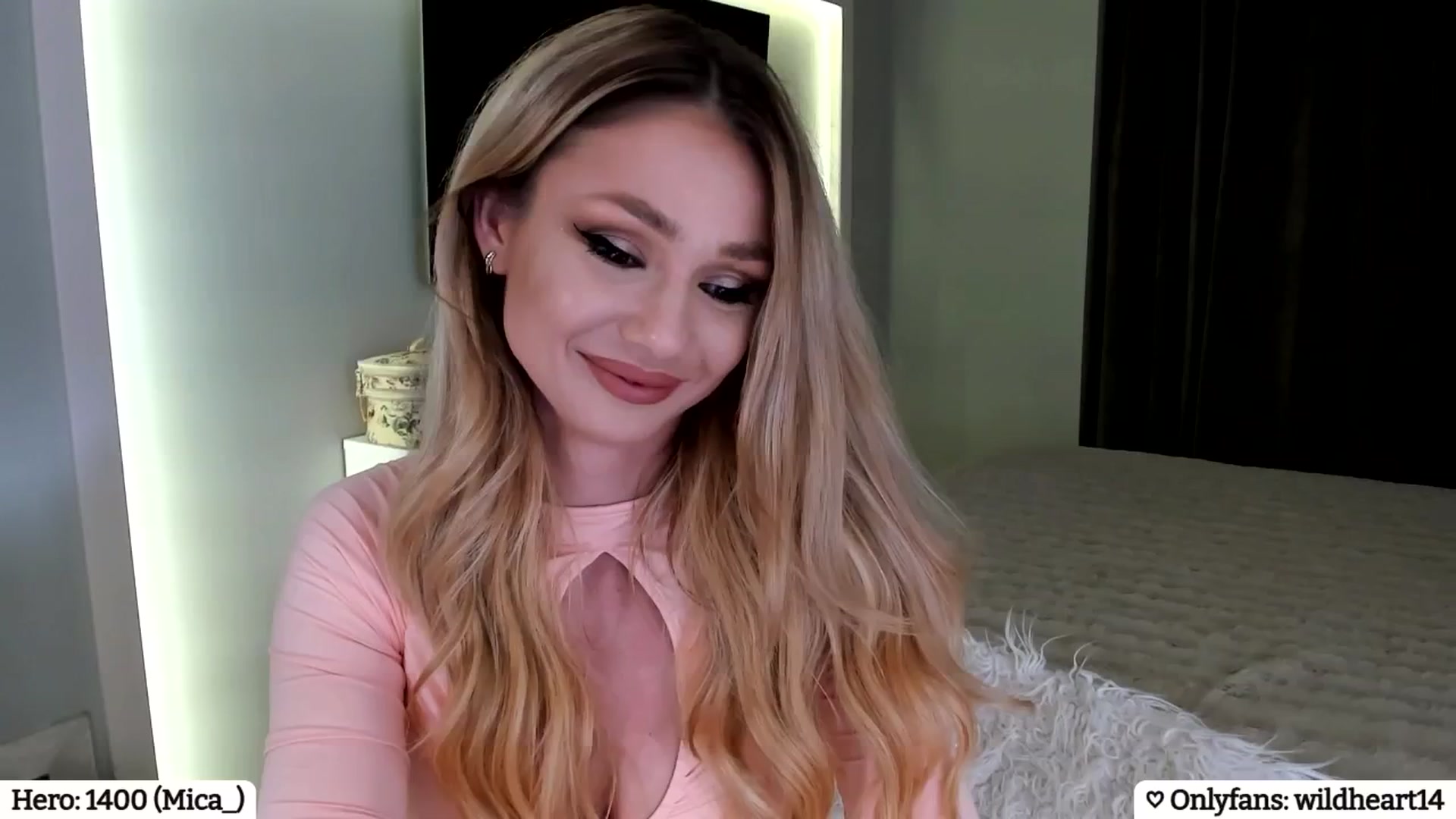 Gallery image thumbnail from Yveline's myfreecams stream on, 03/28/2025, 22:47 image 18 of 20