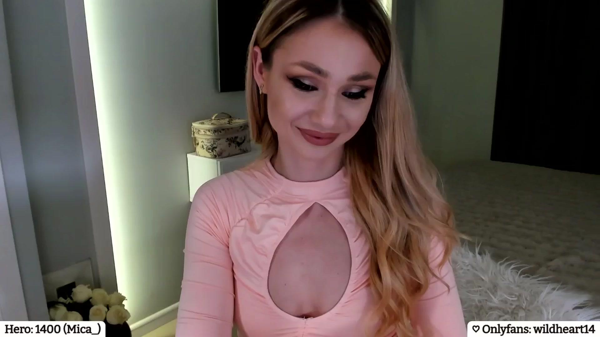 Gallery image thumbnail from Yveline's myfreecams stream on, 03/28/2025, 22:47 image 8 of 20