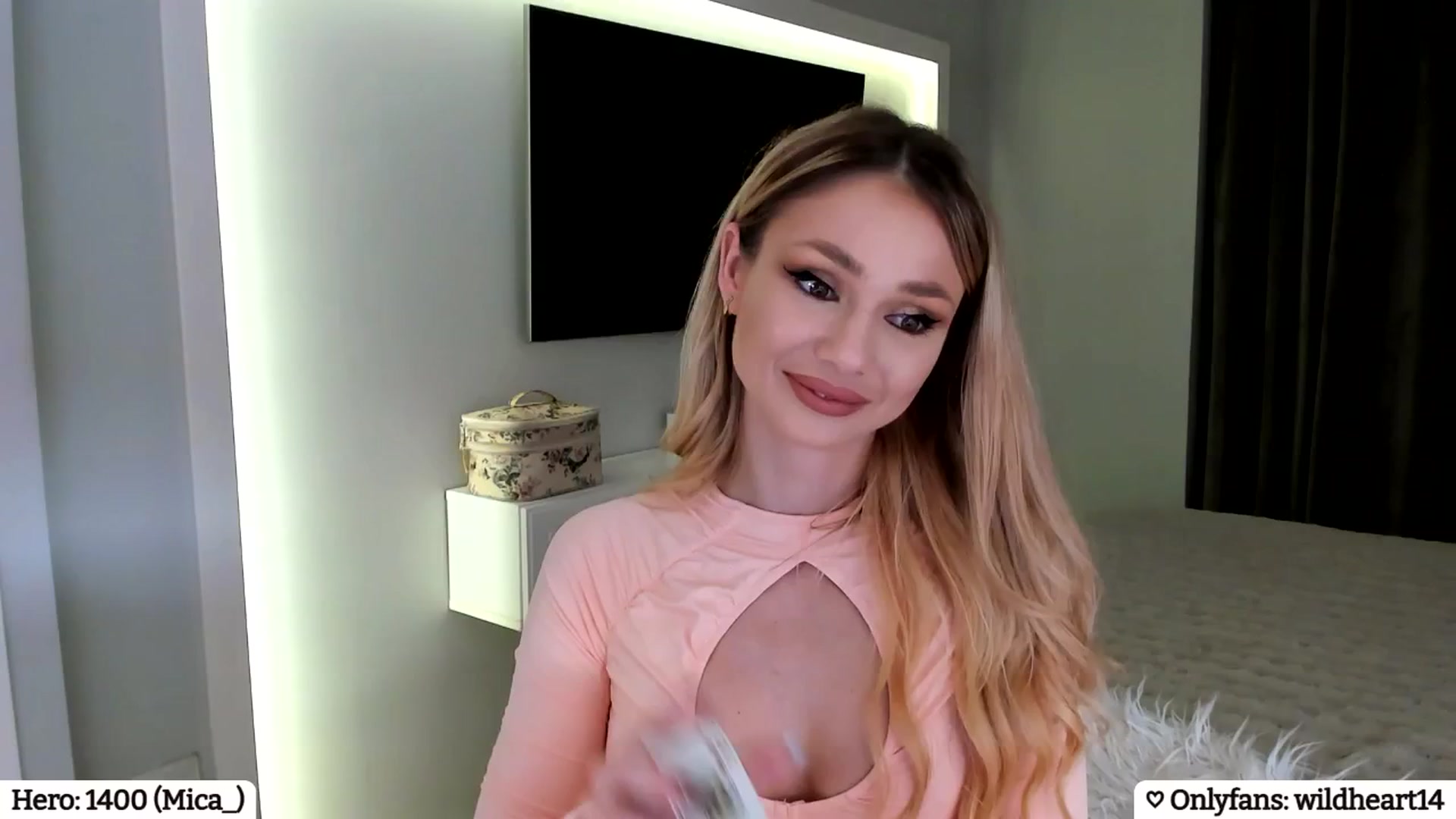 Gallery image thumbnail from Yveline's myfreecams stream on, 03/28/2025, 22:47 image 11 of 20