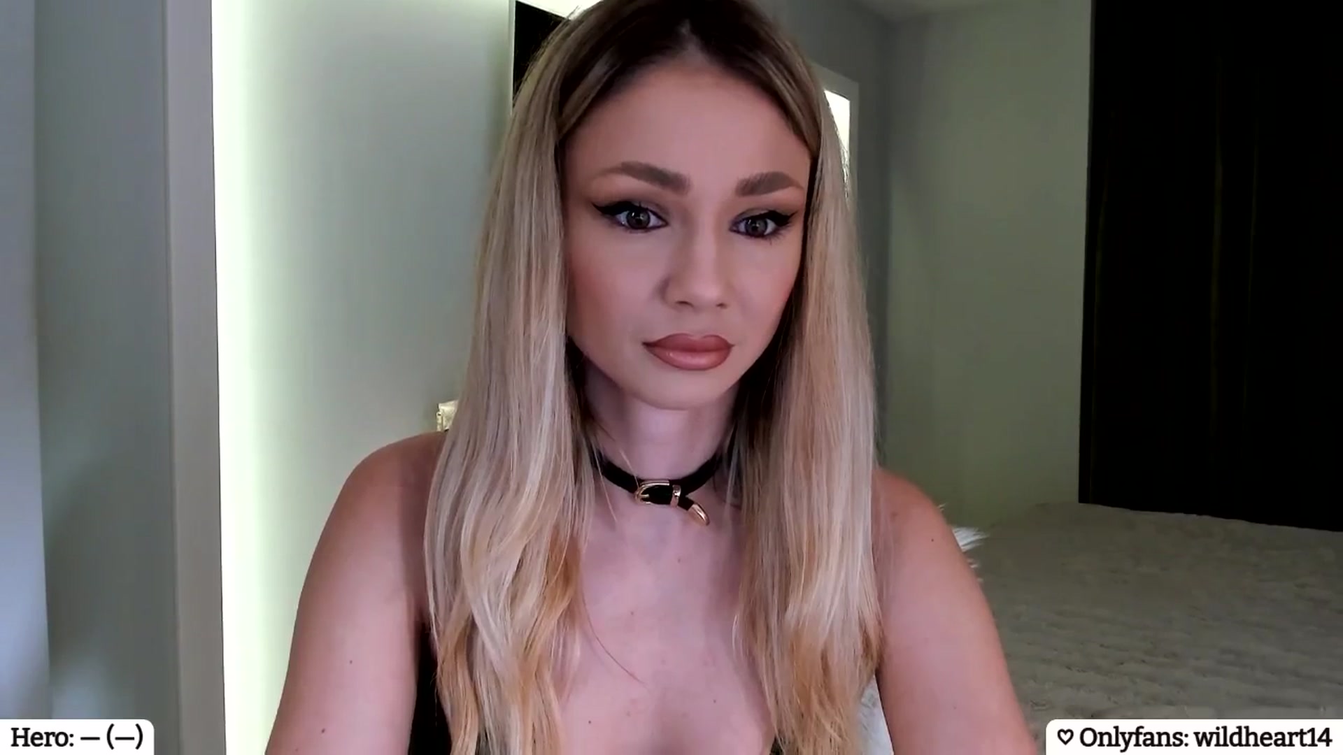 Gallery image thumbnail from Yveline's myfreecams stream on, 03/29/2025, 19:21 image 3 of 20