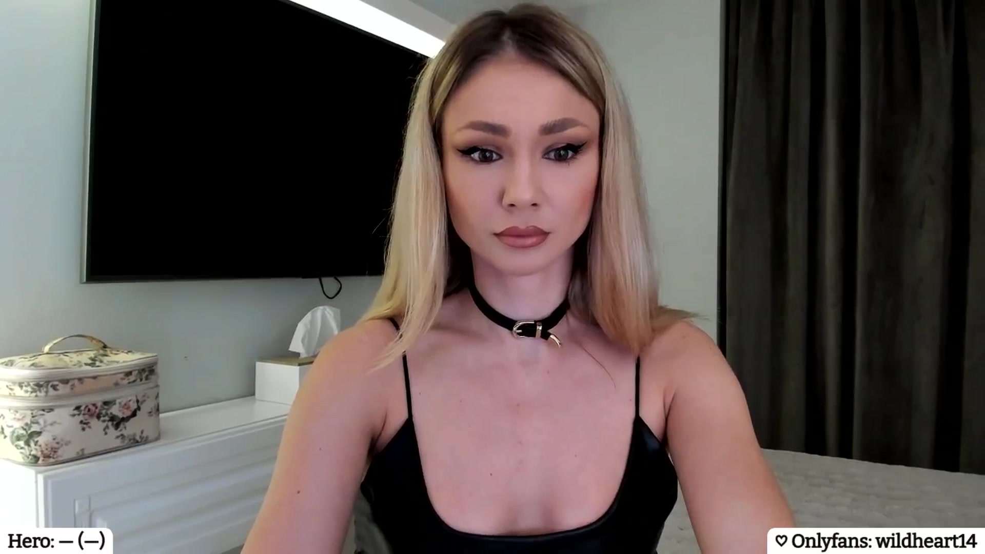 Gallery image thumbnail from Yveline's myfreecams stream on, 03/29/2025, 19:21 image 19 of 20
