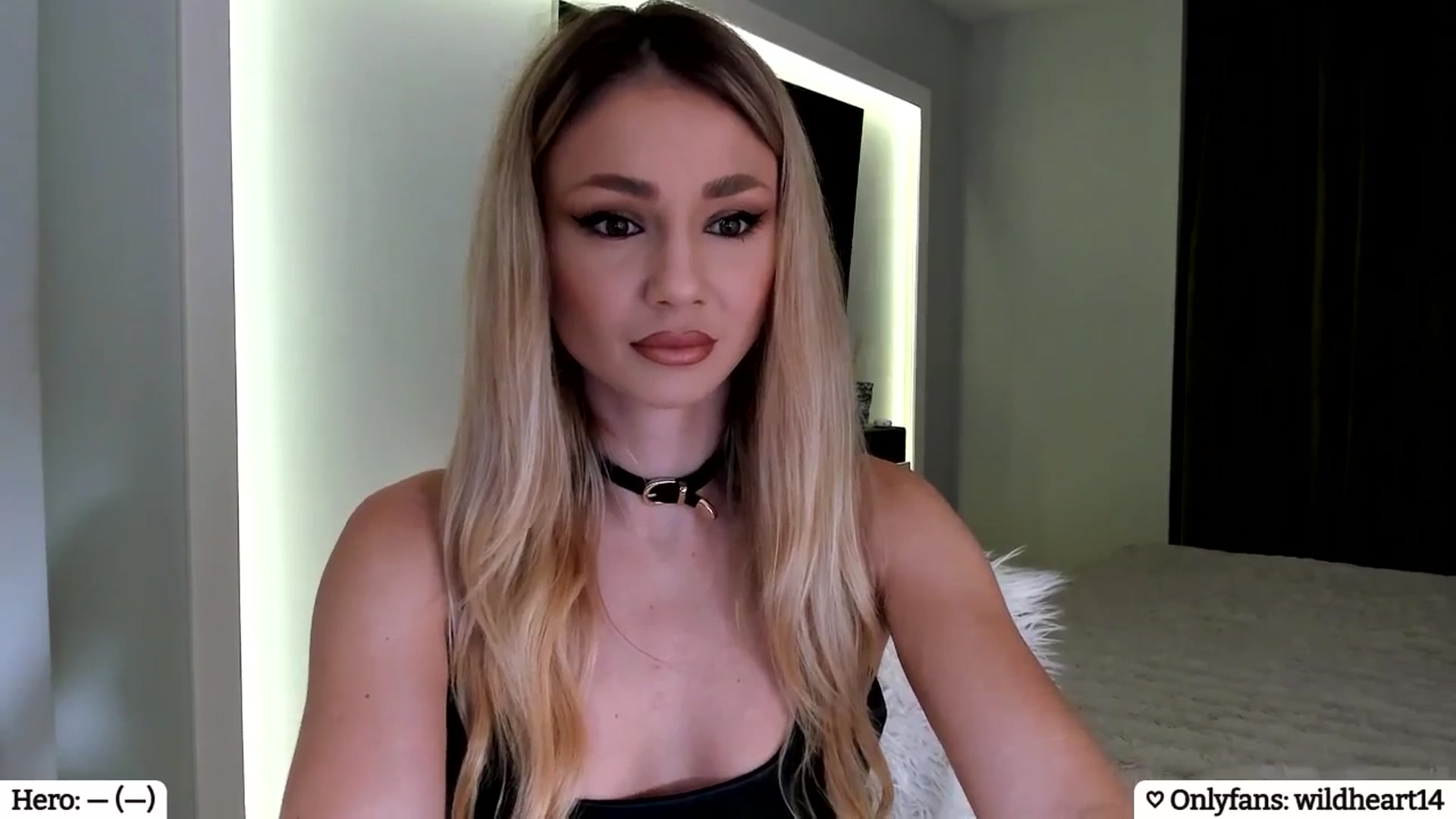 Gallery image thumbnail from Yveline's myfreecams stream on, 03/29/2025, 19:21 image 4 of 20