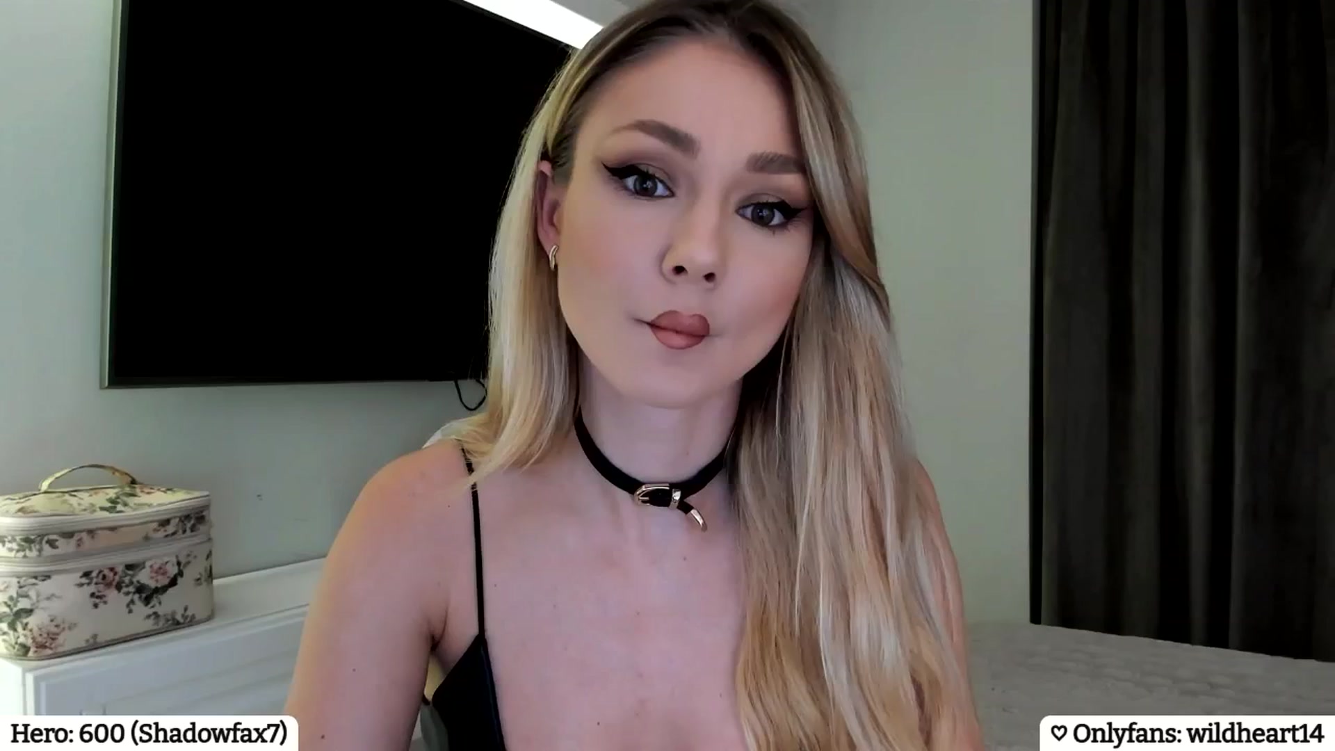 Gallery image thumbnail from Yveline's myfreecams stream on, 03/29/2025, 23:51 image 1 of 20