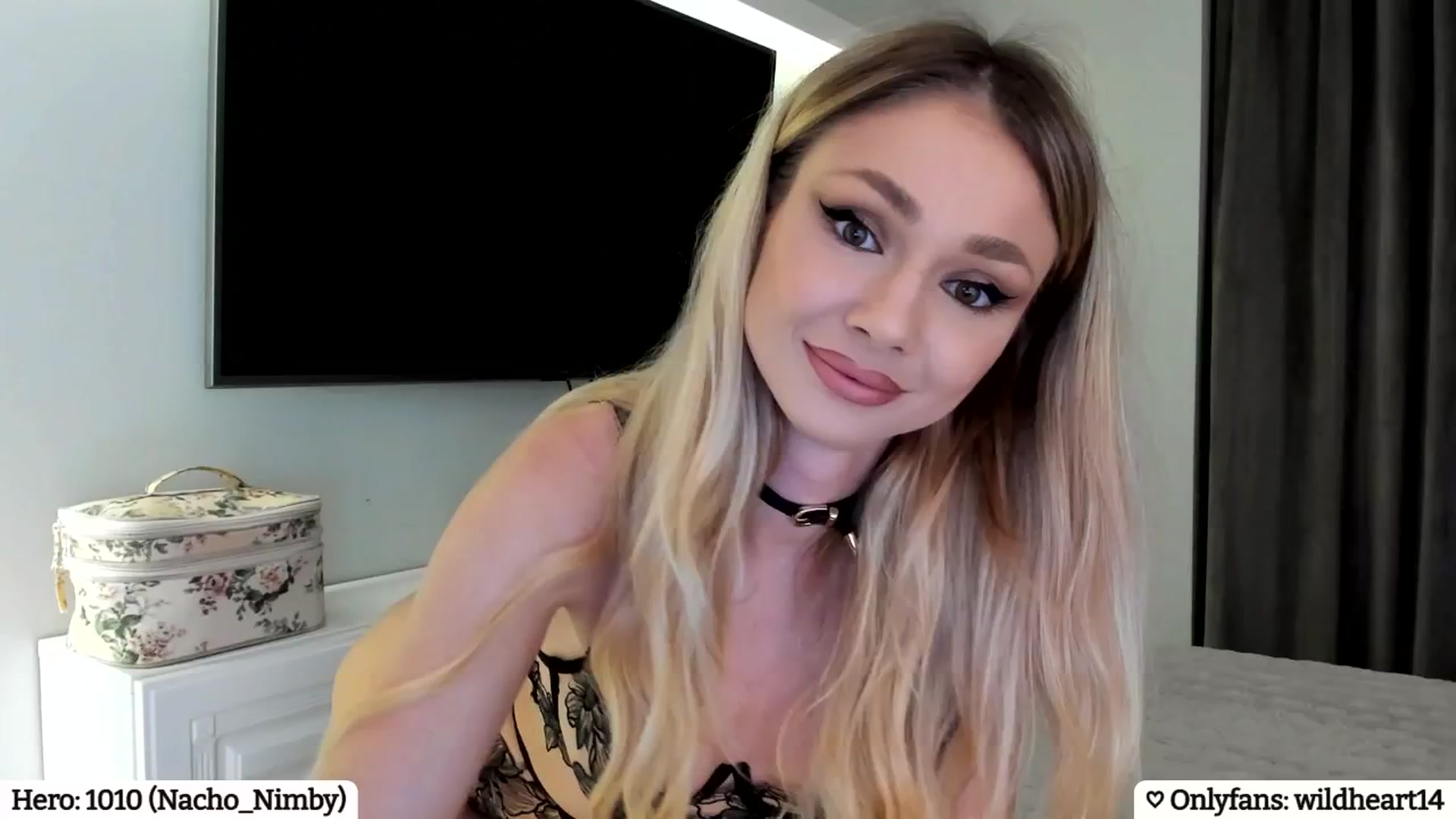 Gallery image thumbnail from Yveline's myfreecams stream on, 03/29/2025, 23:51 image 12 of 20
