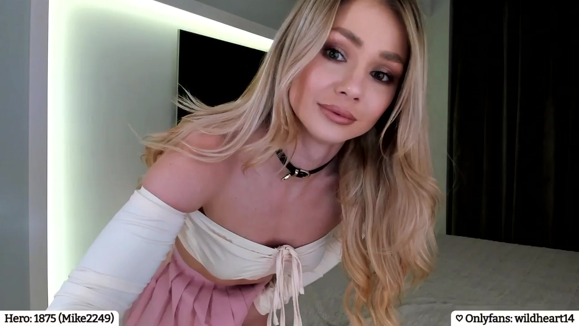 Gallery image thumbnail from Yveline's myfreecams stream on, 04/01/2025, 21:46 image 5 of 20