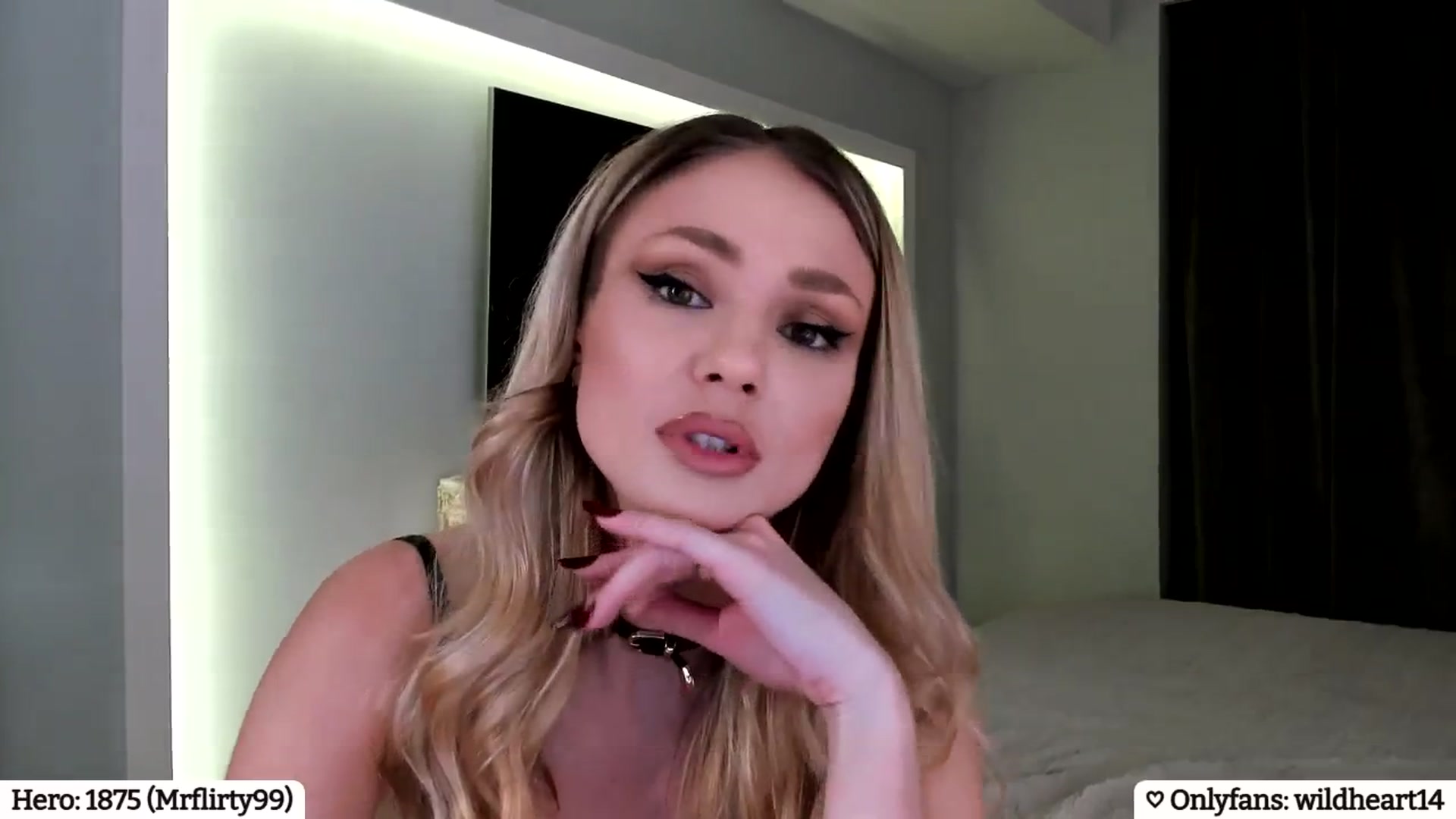Gallery image thumbnail from Yveline's myfreecams stream on, 04/05/2025, 20:43 image 19 of 20