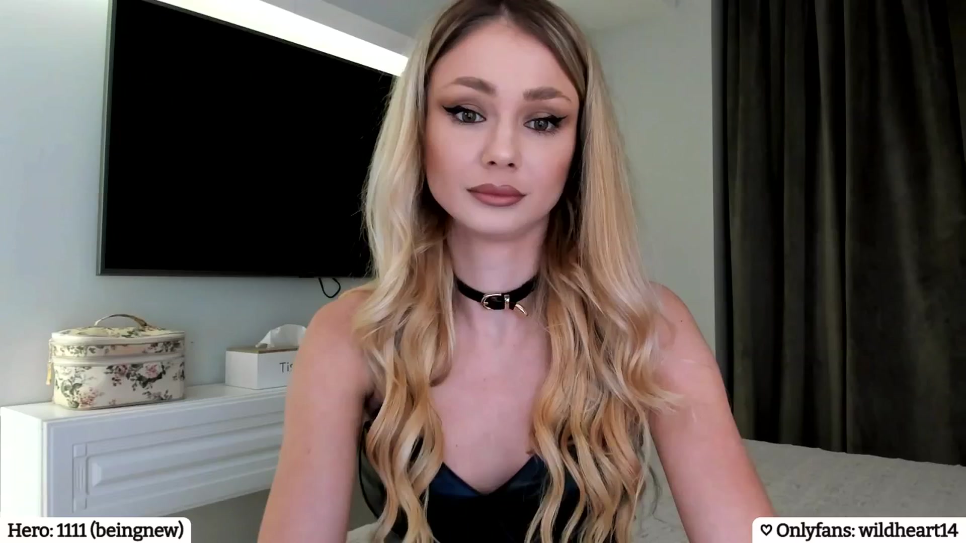 Gallery image thumbnail from Yveline's myfreecams stream on, 04/05/2025, 20:43 image 6 of 20