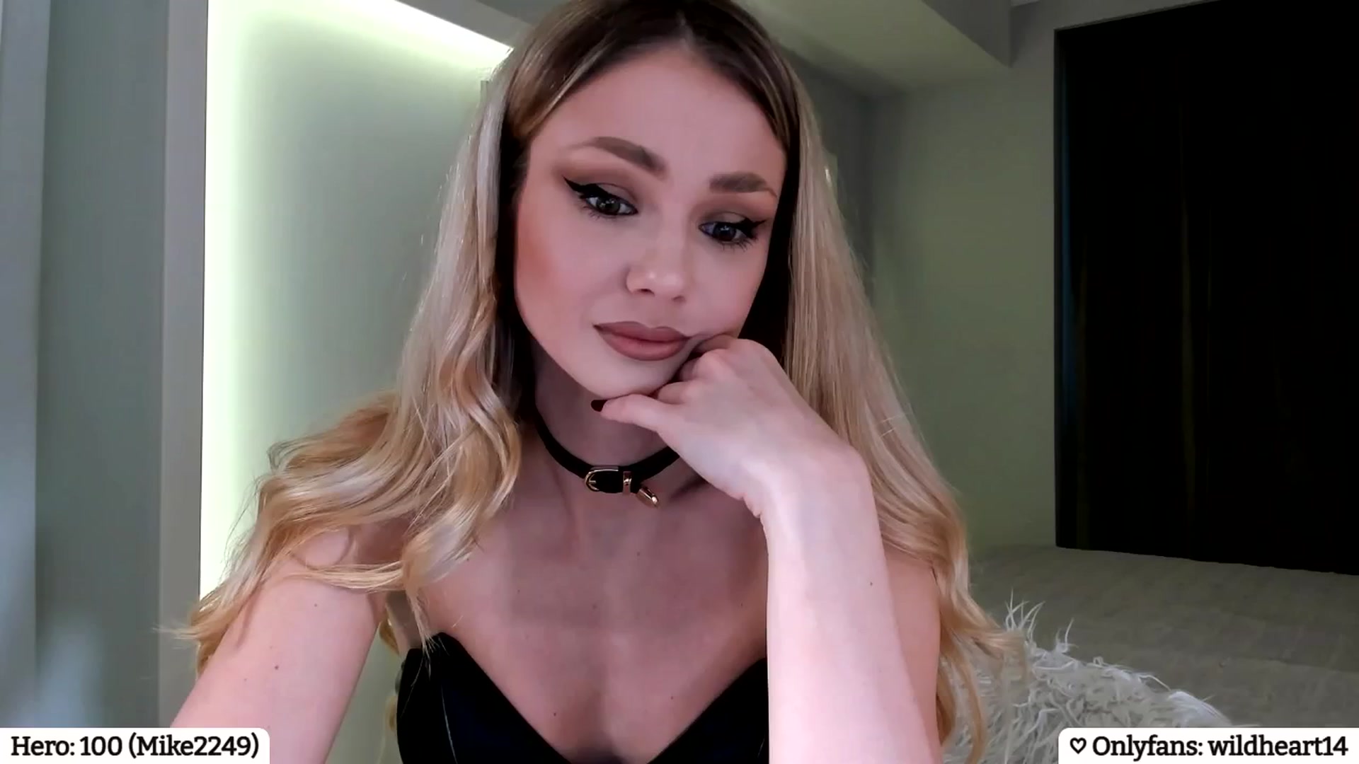 Gallery image thumbnail from Yveline's myfreecams stream on, 04/05/2025, 20:43 image 1 of 20