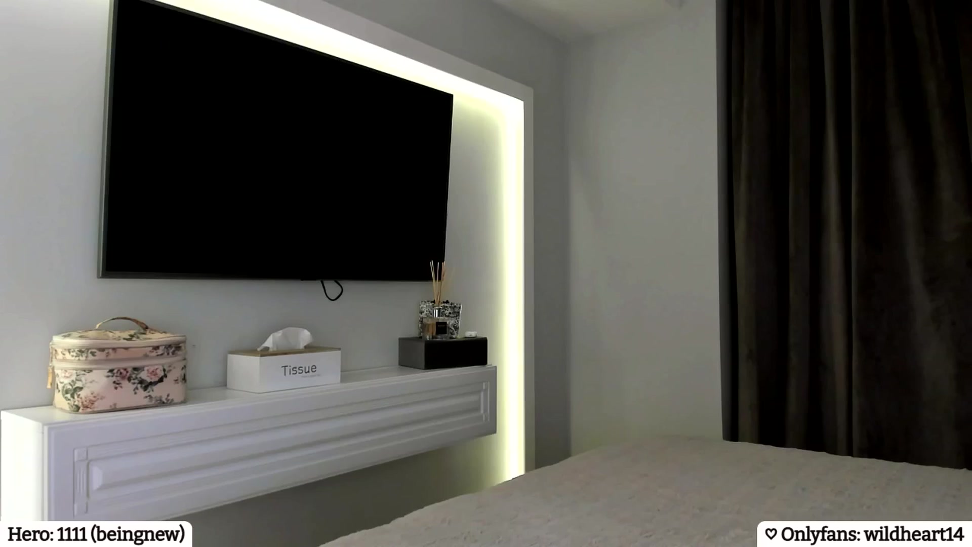 Gallery image thumbnail from Yveline's myfreecams stream on, 04/05/2025, 20:43 image 7 of 20