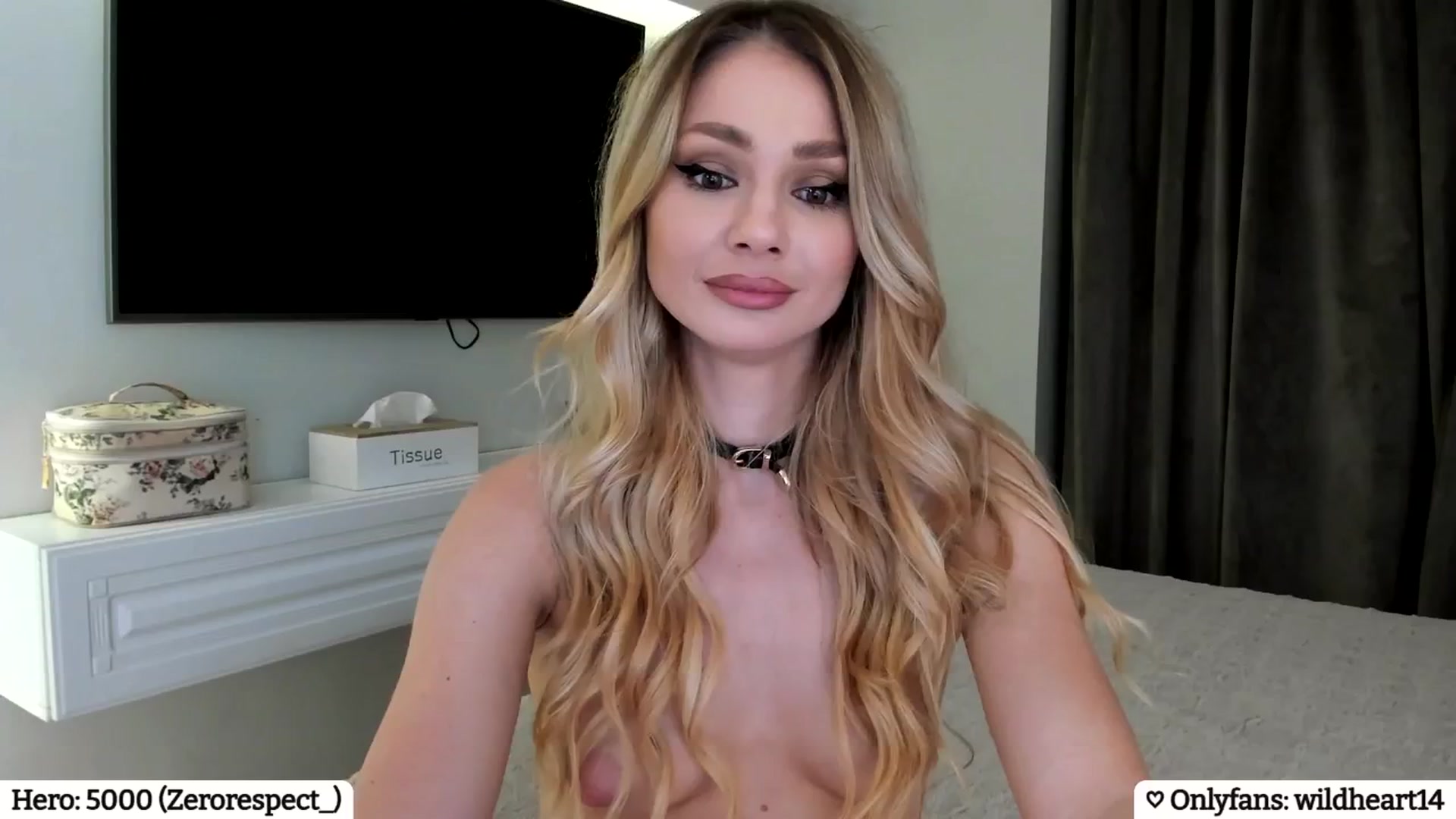 Gallery image thumbnail from Yveline's myfreecams stream on, 04/05/2025, 22:05 image 15 of 20