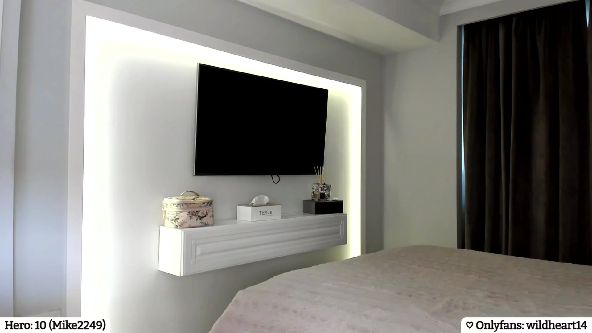 Gallery image thumbnail from Yveline's myfreecams stream on, 04/06/2025, 13:45 image 3 of 20
