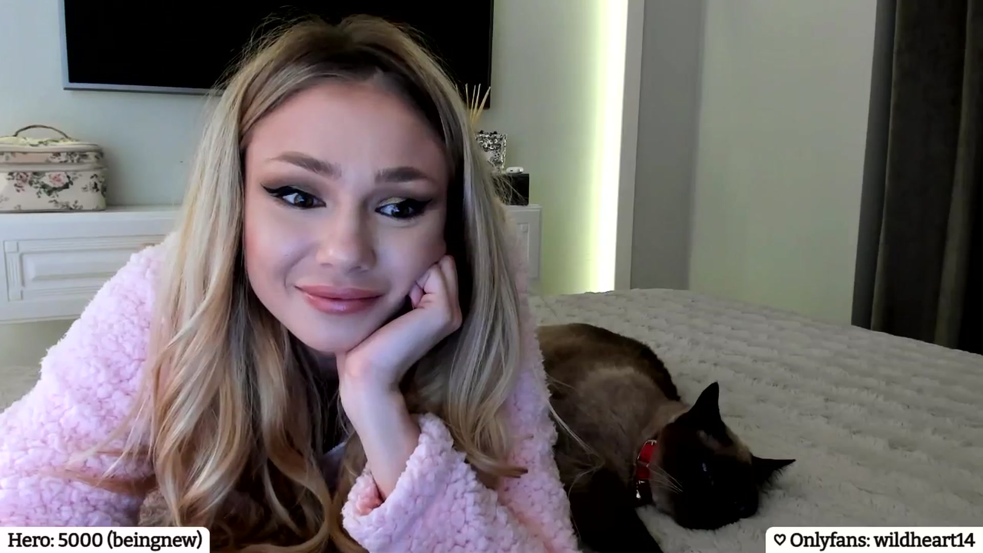 Gallery image thumbnail from Yveline's myfreecams stream on, 04/06/2025, 19:52 image 9 of 20