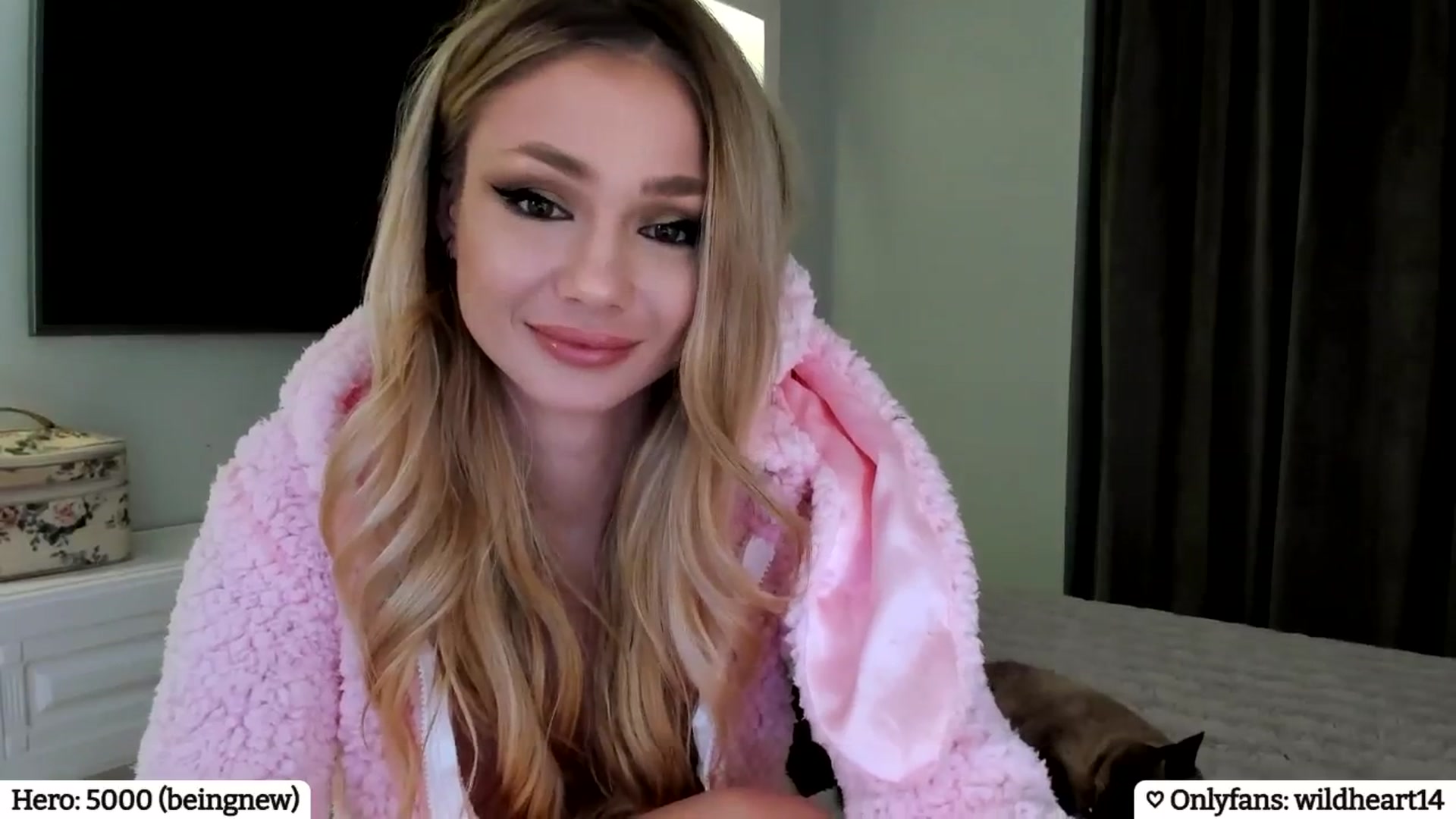 Gallery image thumbnail from Yveline's myfreecams stream on, 04/06/2025, 19:52 image 7 of 20