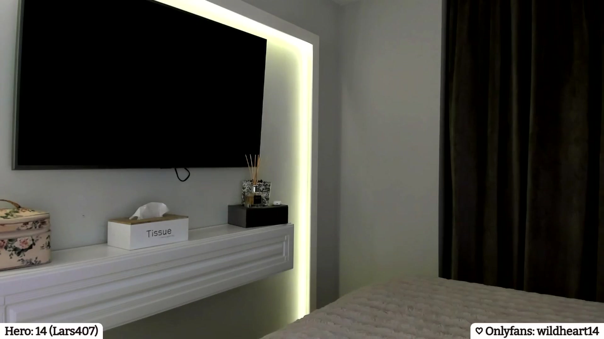 Gallery image thumbnail from Yveline's myfreecams stream on, 04/06/2025, 19:52 image 3 of 20