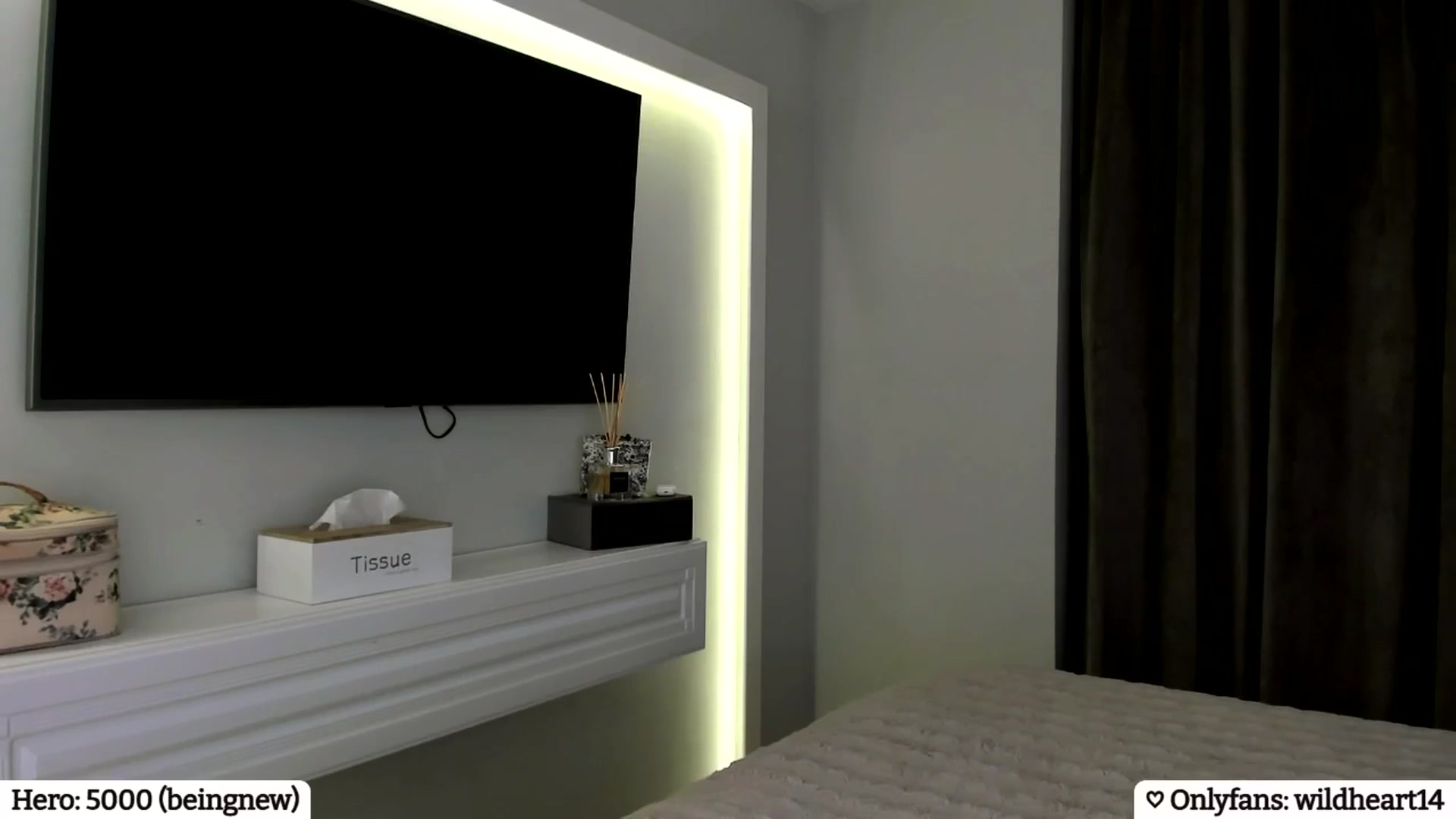 Gallery image thumbnail from Yveline's myfreecams stream on, 04/06/2025, 19:52 image 6 of 20