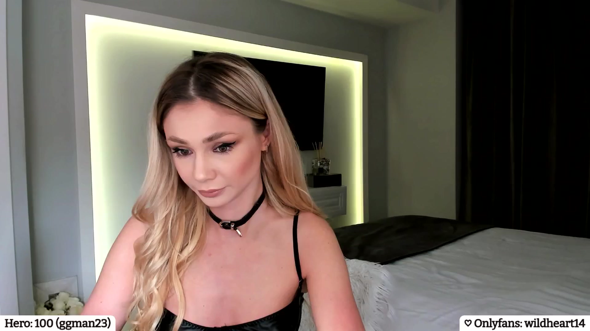 Gallery image thumbnail from Yveline's myfreecams stream on, 04/08/2025, 20:01 image 11 of 20