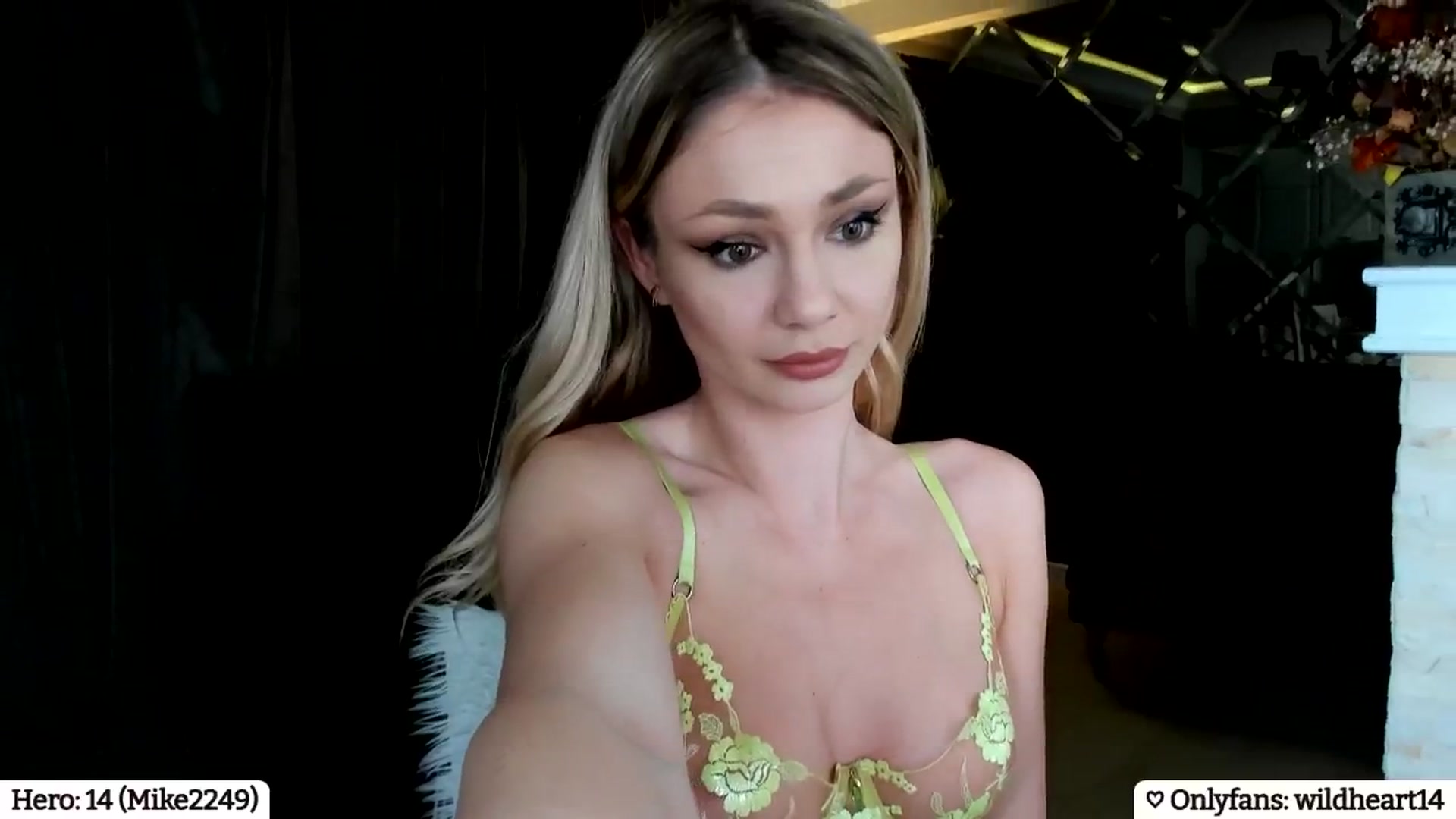 Gallery image thumbnail from Yveline's myfreecams stream on, 04/10/2025, 20:25 image 5 of 20