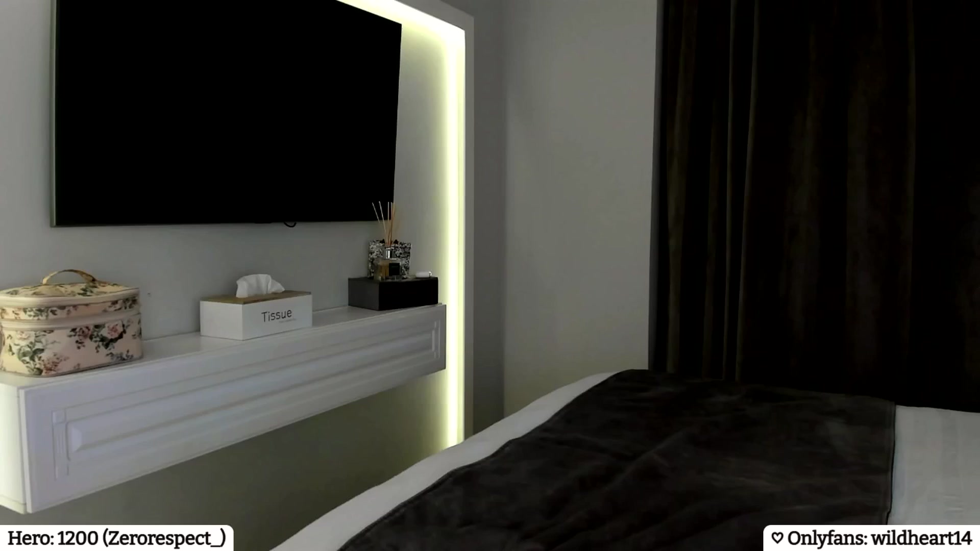 Gallery image thumbnail from Yveline's myfreecams stream on, 04/11/2025, 19:30 image 15 of 20
