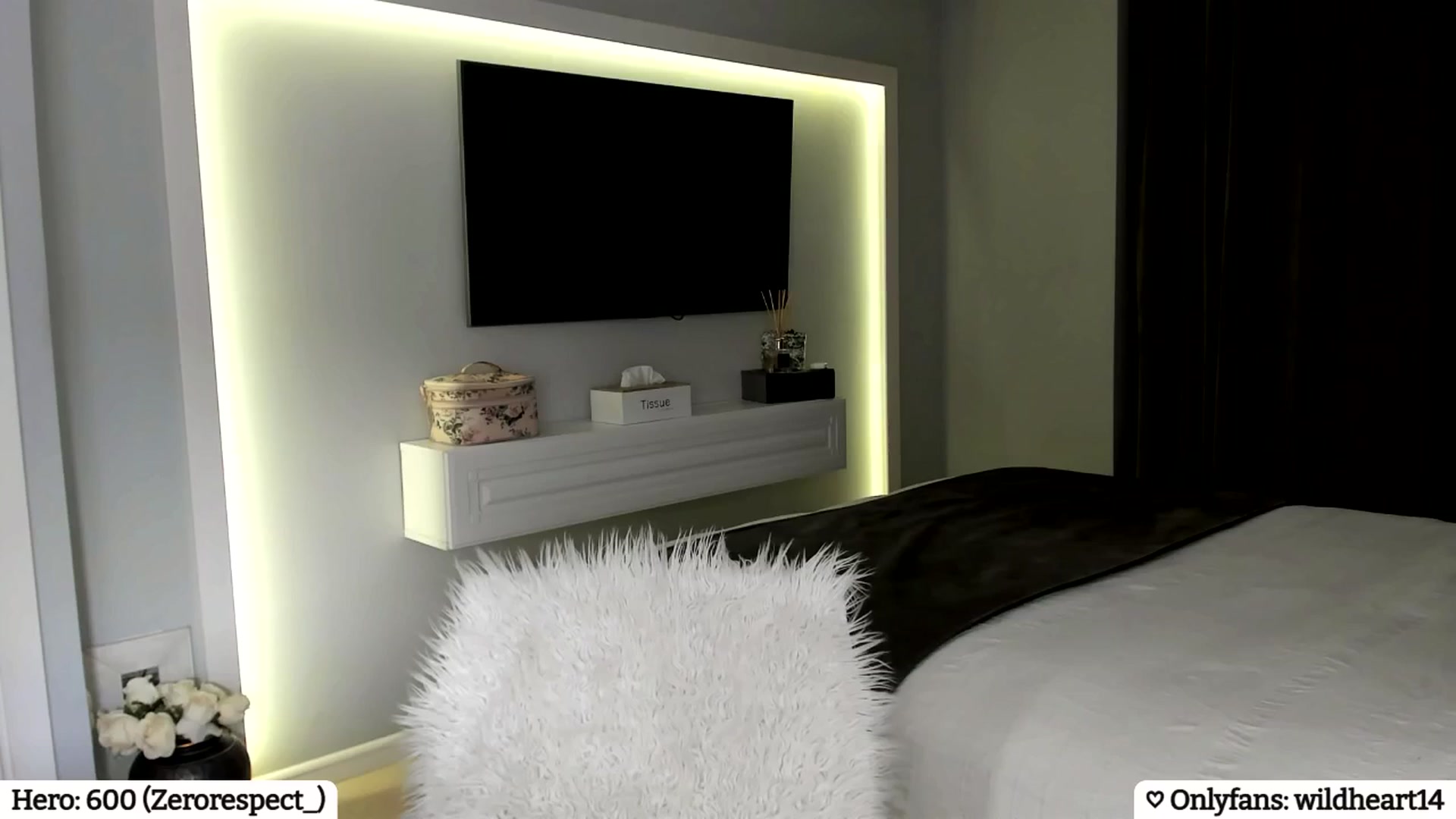 Gallery image thumbnail from Yveline's myfreecams stream on, 04/11/2025, 19:30 image 3 of 20