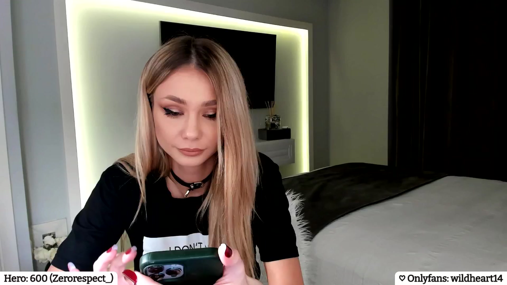Gallery image thumbnail from Yveline's myfreecams stream on, 04/11/2025, 19:30 image 4 of 20