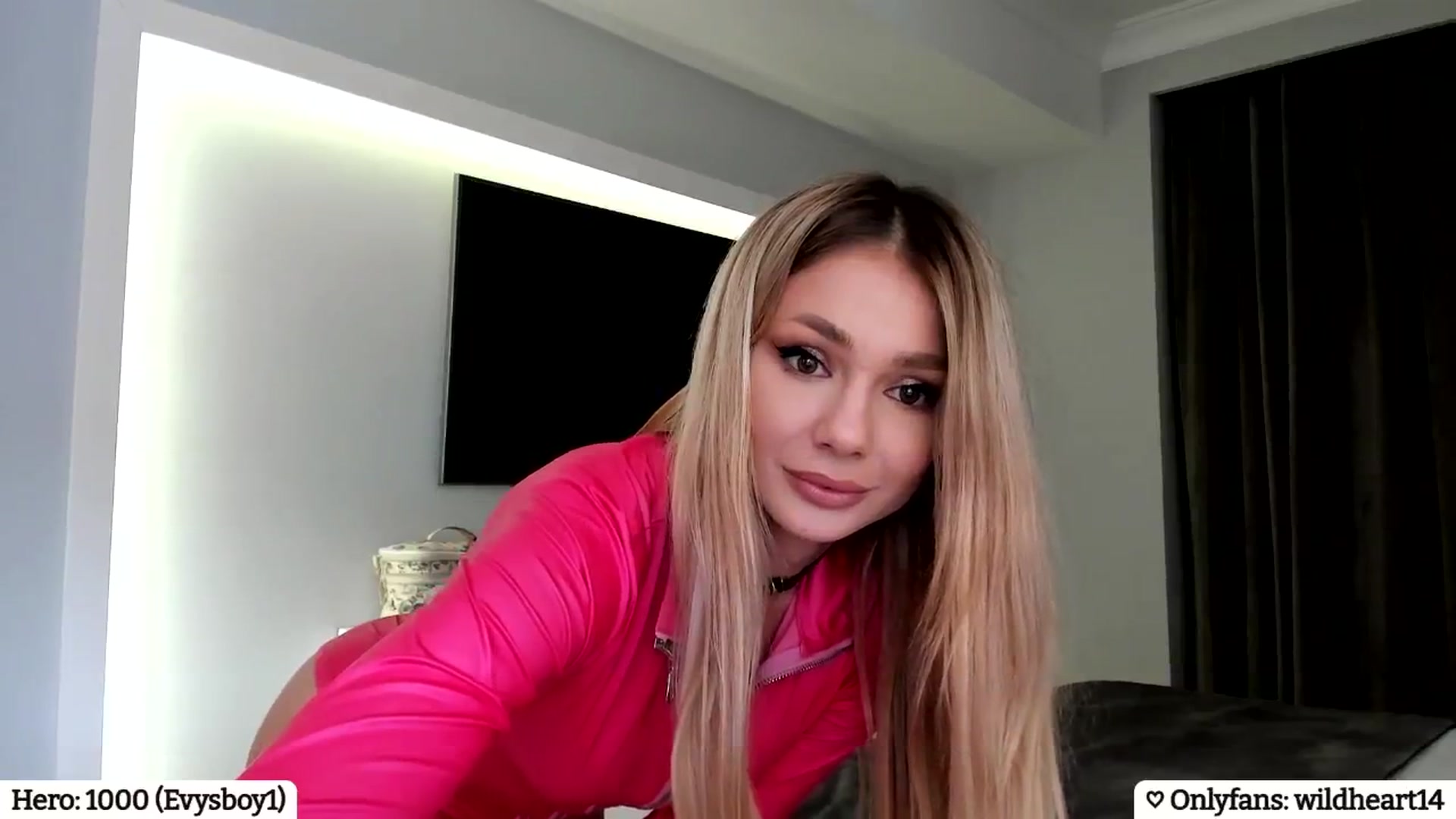 Gallery image thumbnail from Yveline's myfreecams stream on, 04/11/2025, 22:05 image 18 of 20