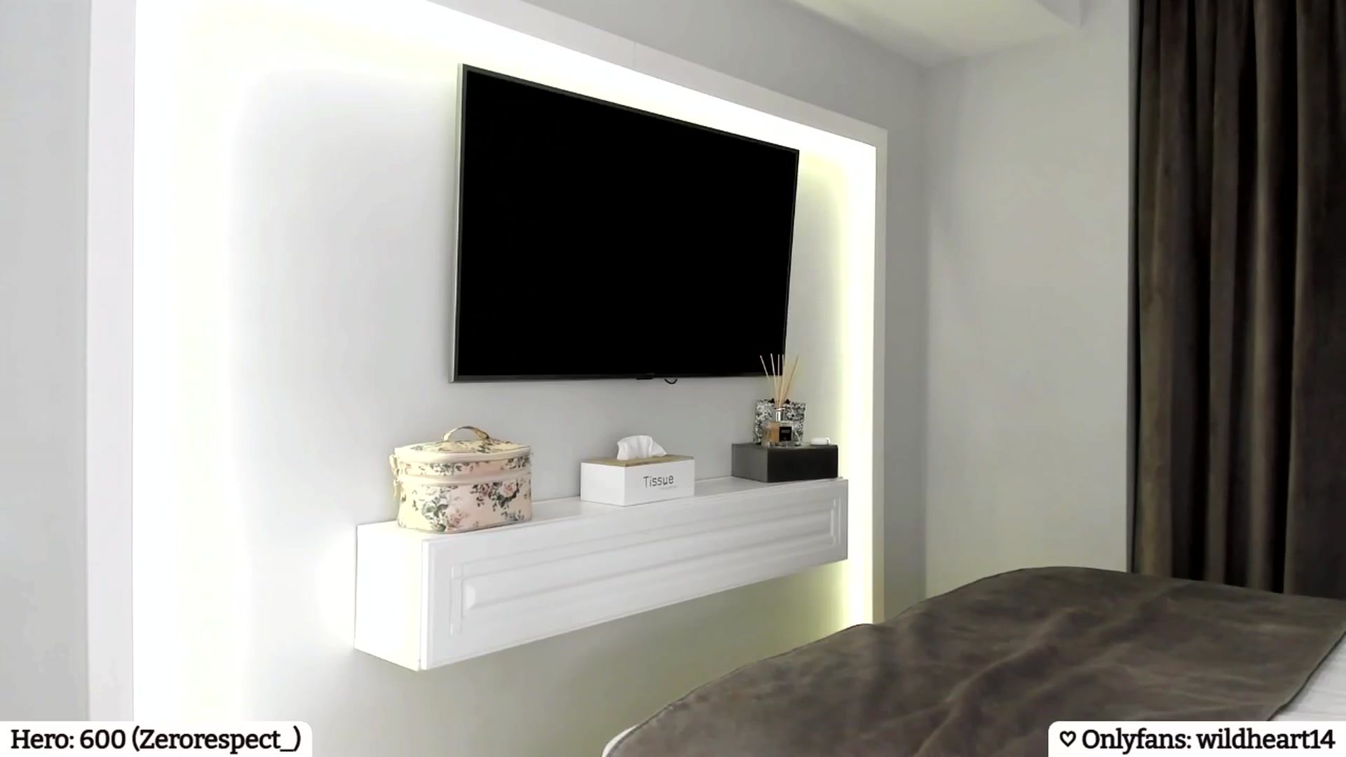 Gallery image thumbnail from Yveline's myfreecams stream on, 04/12/2025, 21:13 image 10 of 20