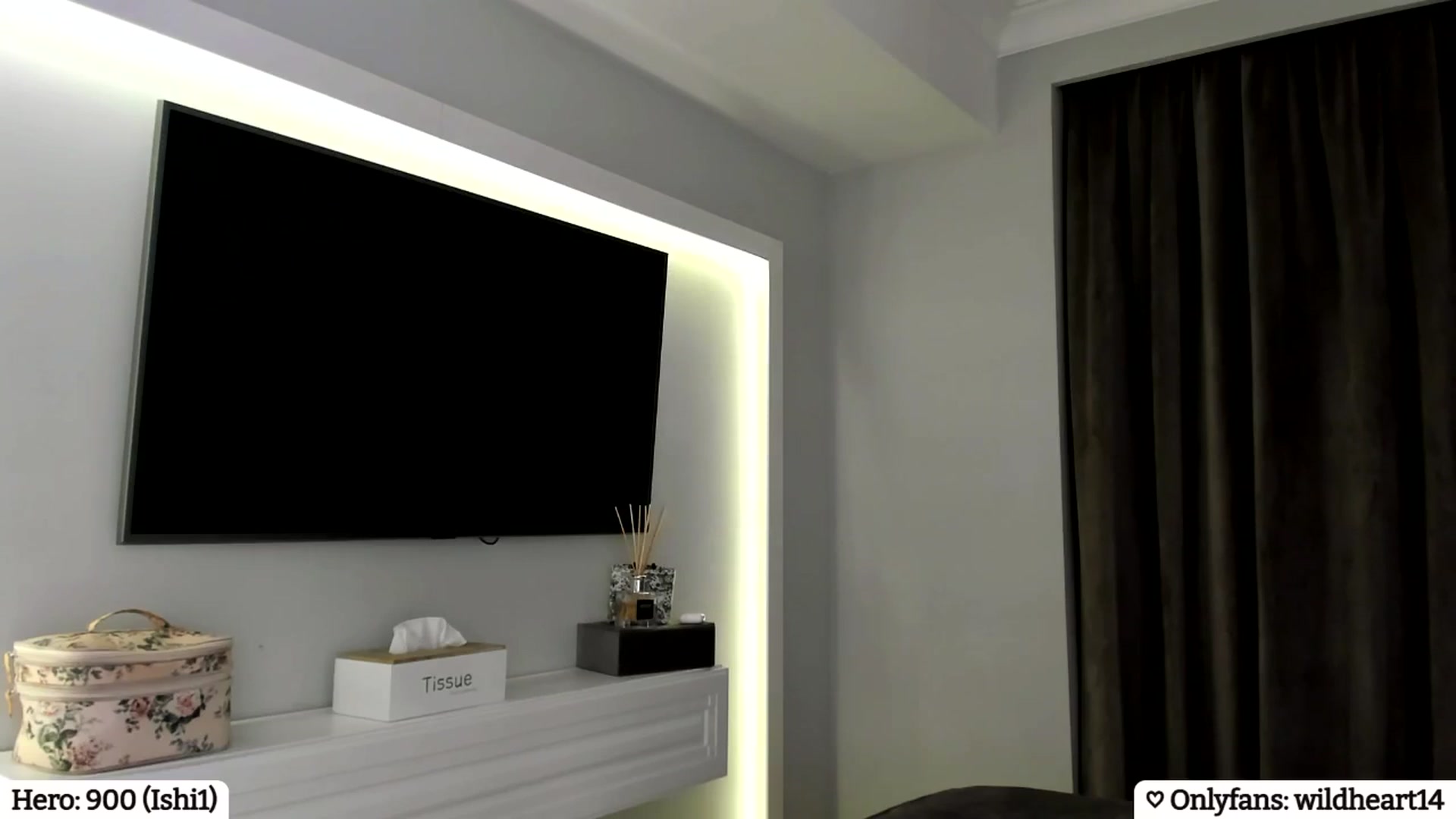 Gallery image thumbnail from Yveline's myfreecams stream on, 04/12/2025, 21:13 image 16 of 20