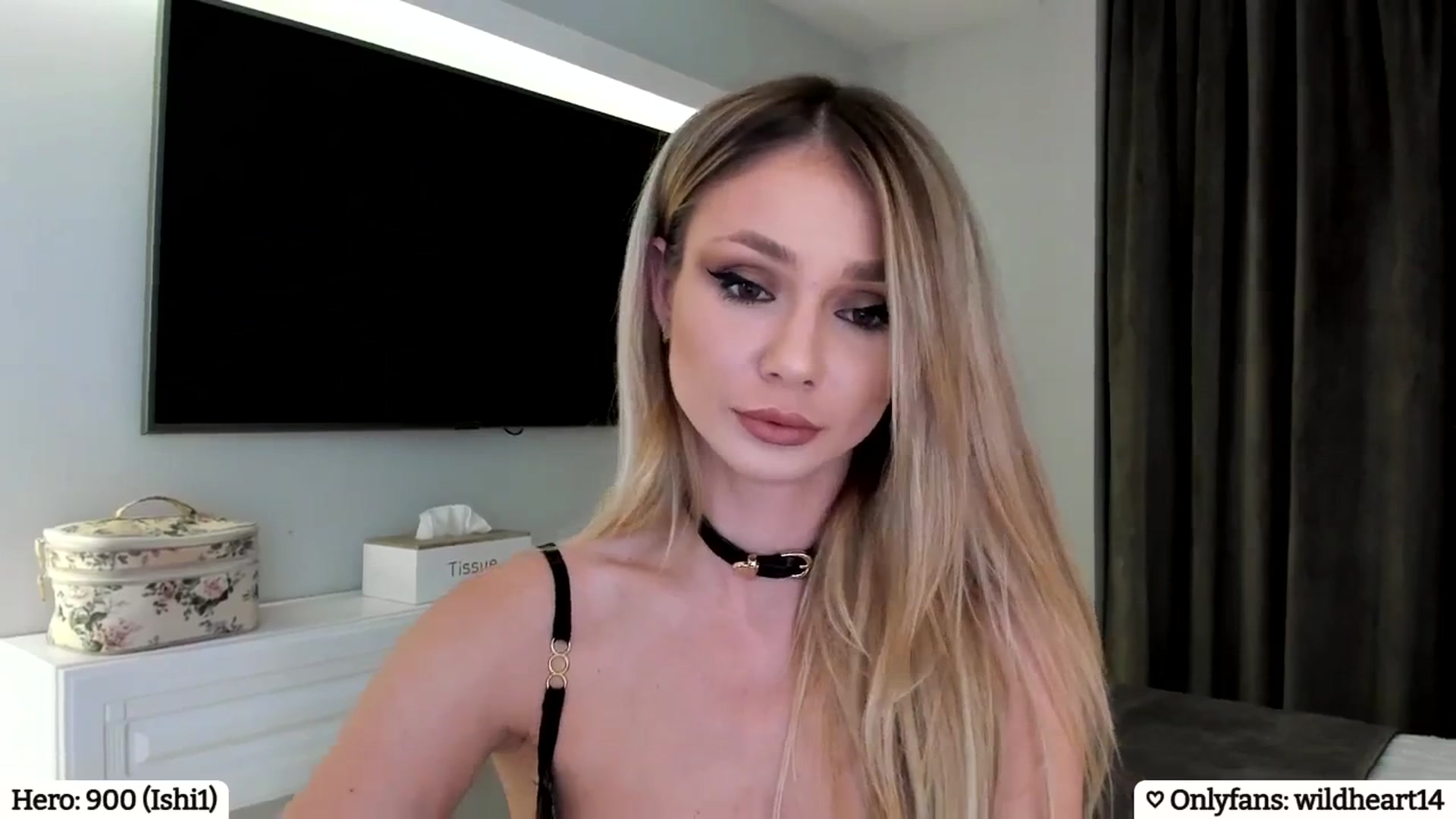 Gallery image thumbnail from Yveline's myfreecams stream on, 04/12/2025, 21:13 image 13 of 20