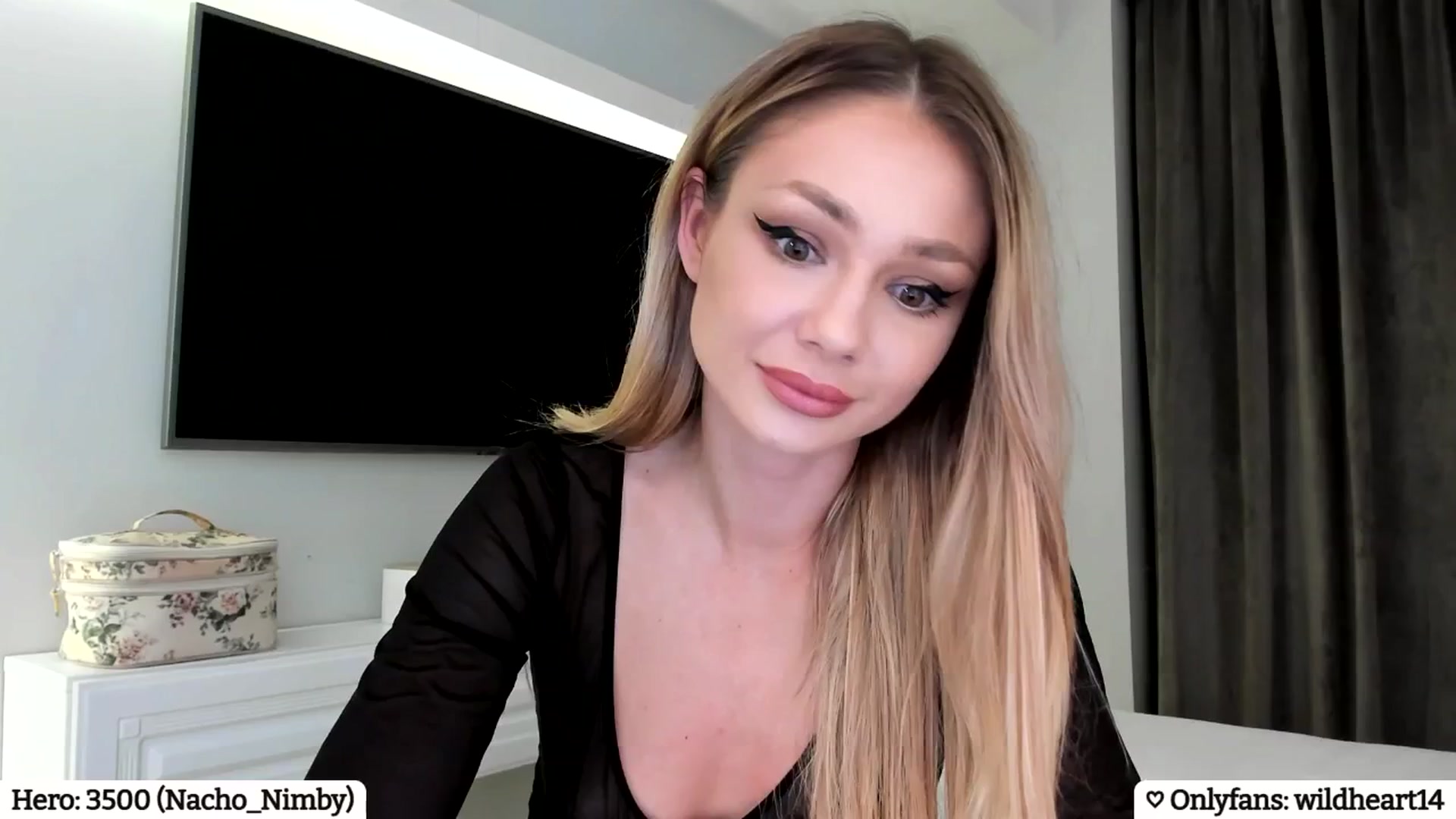 Gallery image thumbnail from Yveline's myfreecams stream on, 04/14/2025, 20:59 image 17 of 20